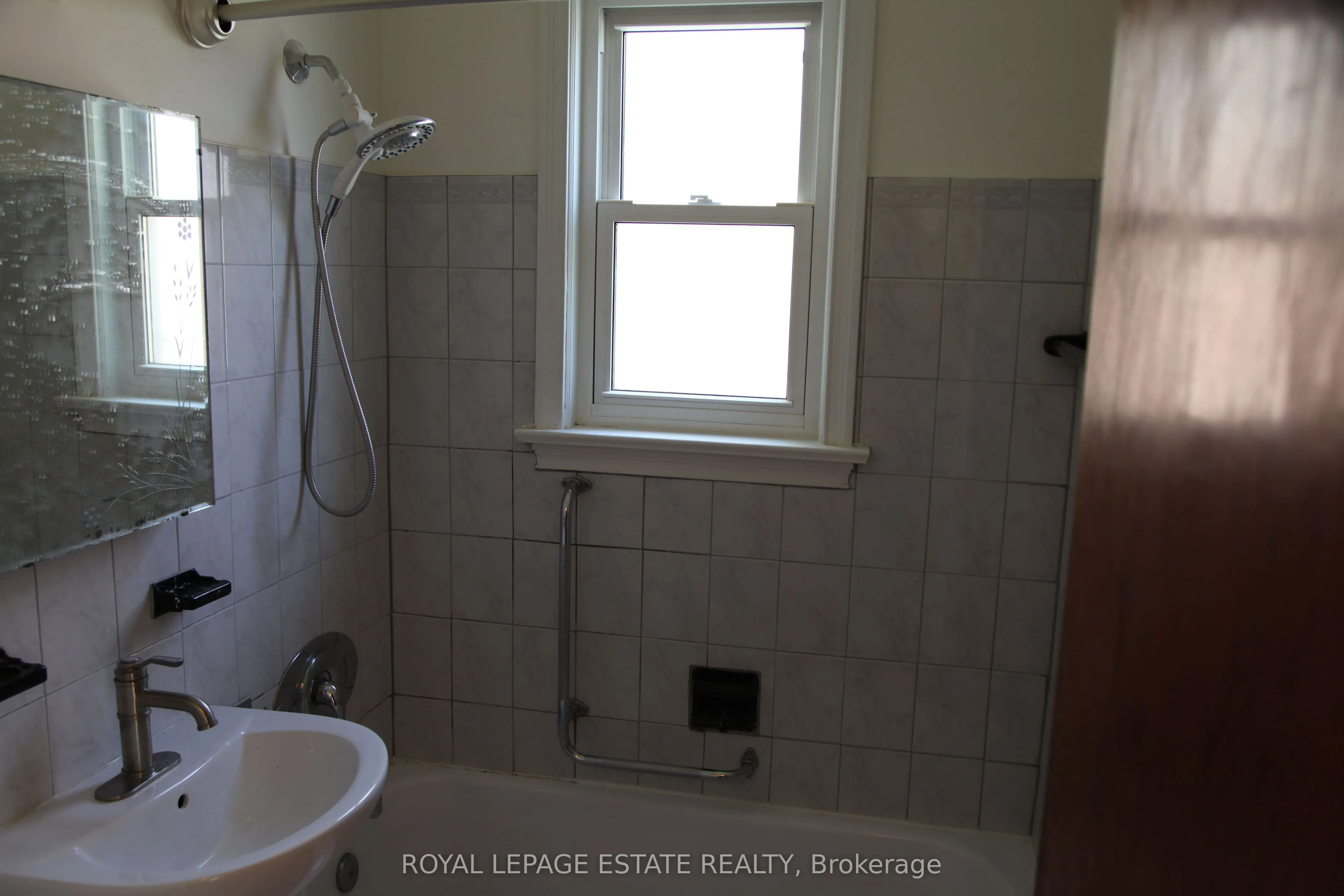 16 Clairlea Crescent