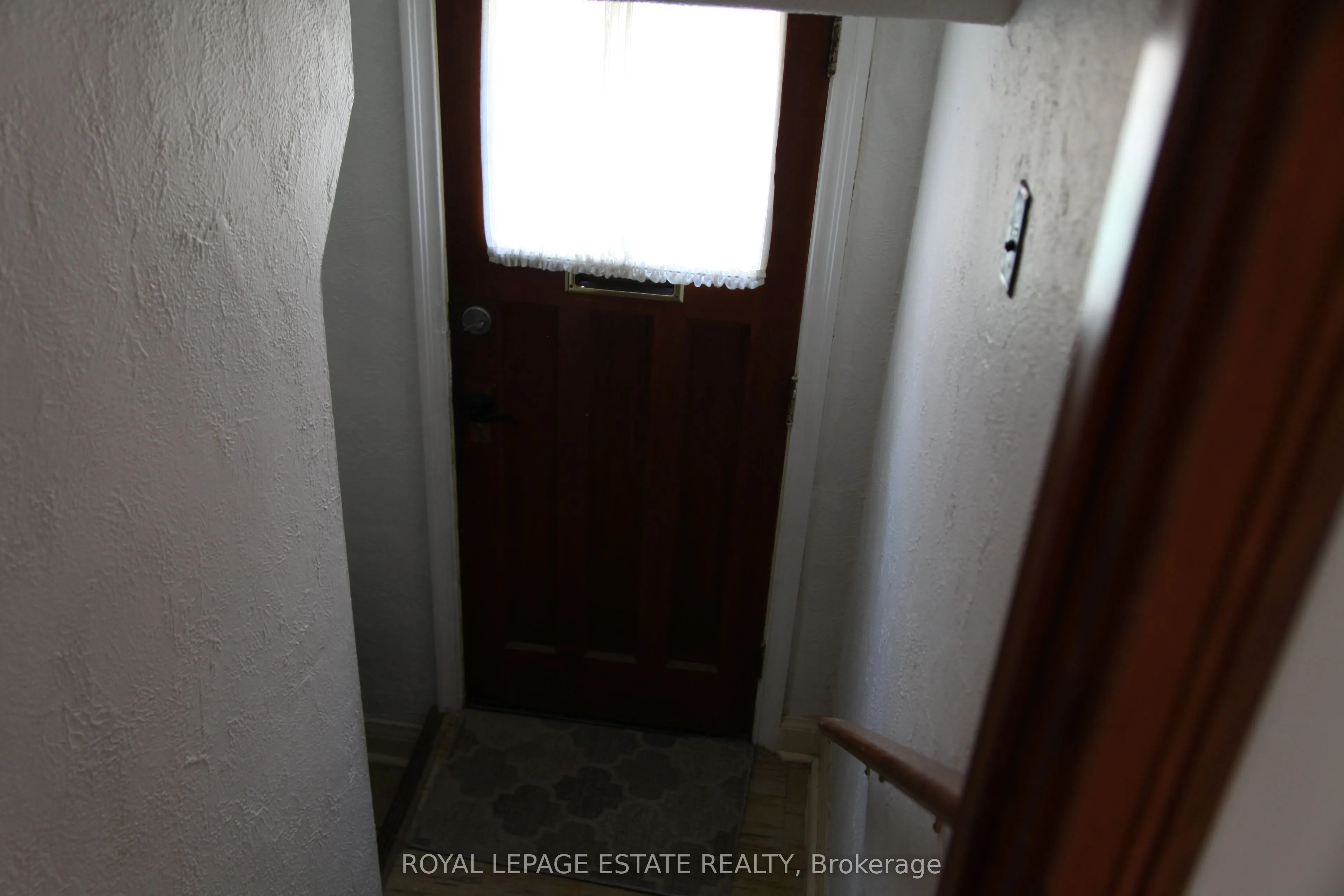 16 Clairlea Crescent