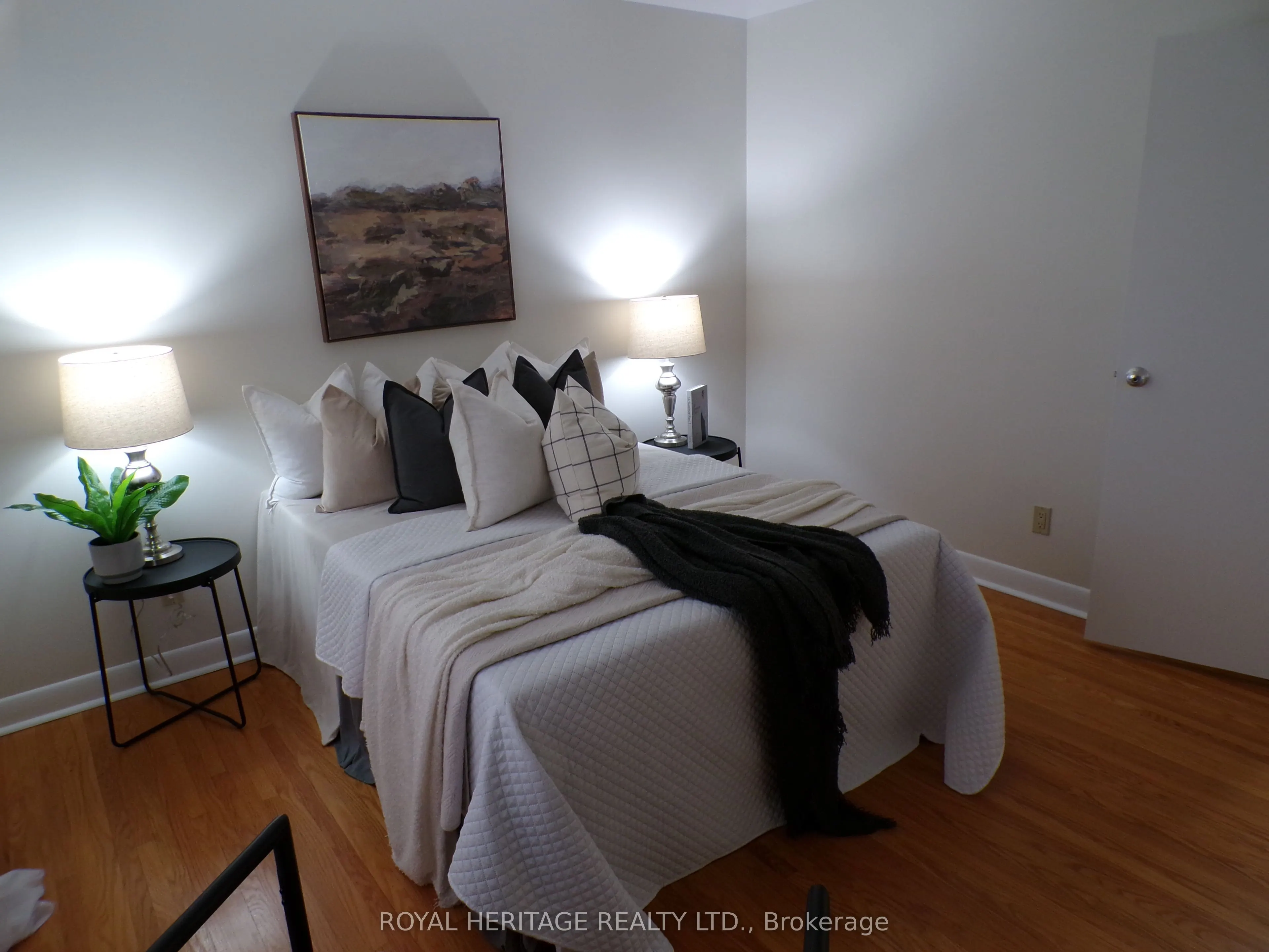 12 Darlington Boulevard