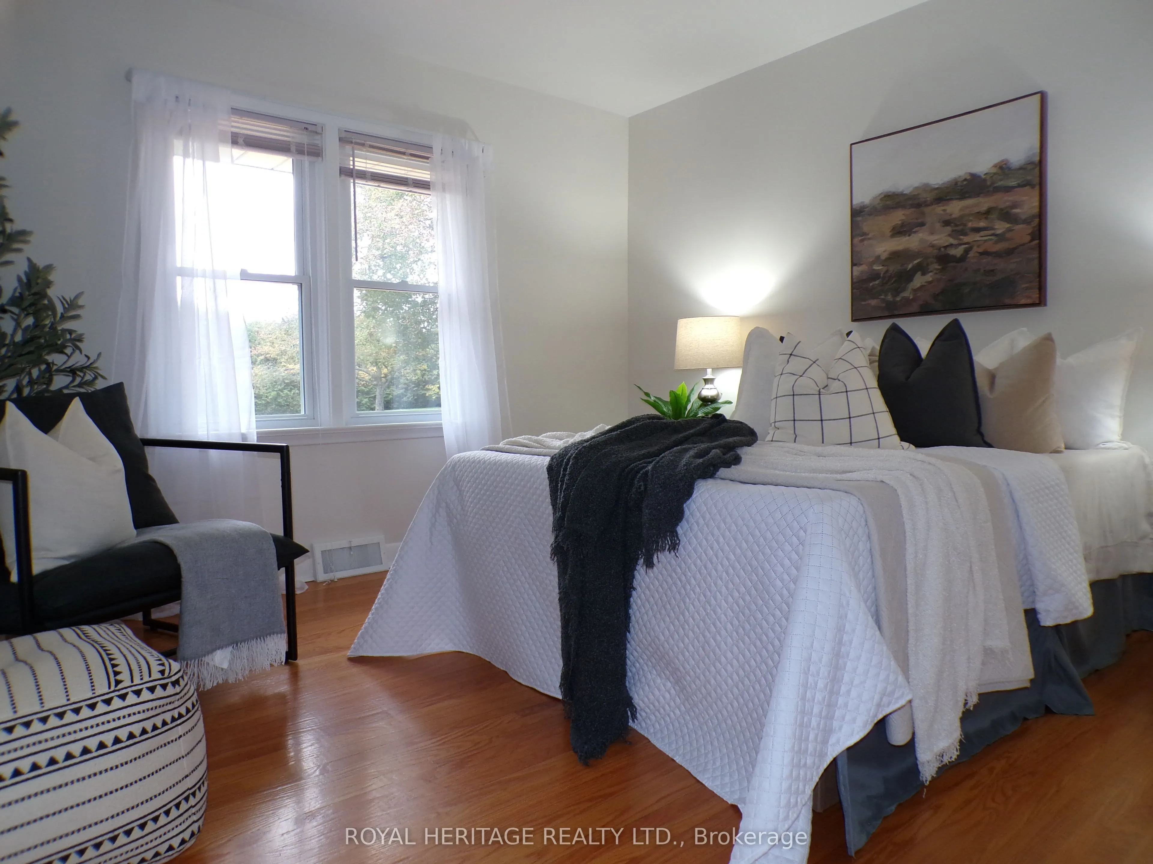 12 Darlington Boulevard