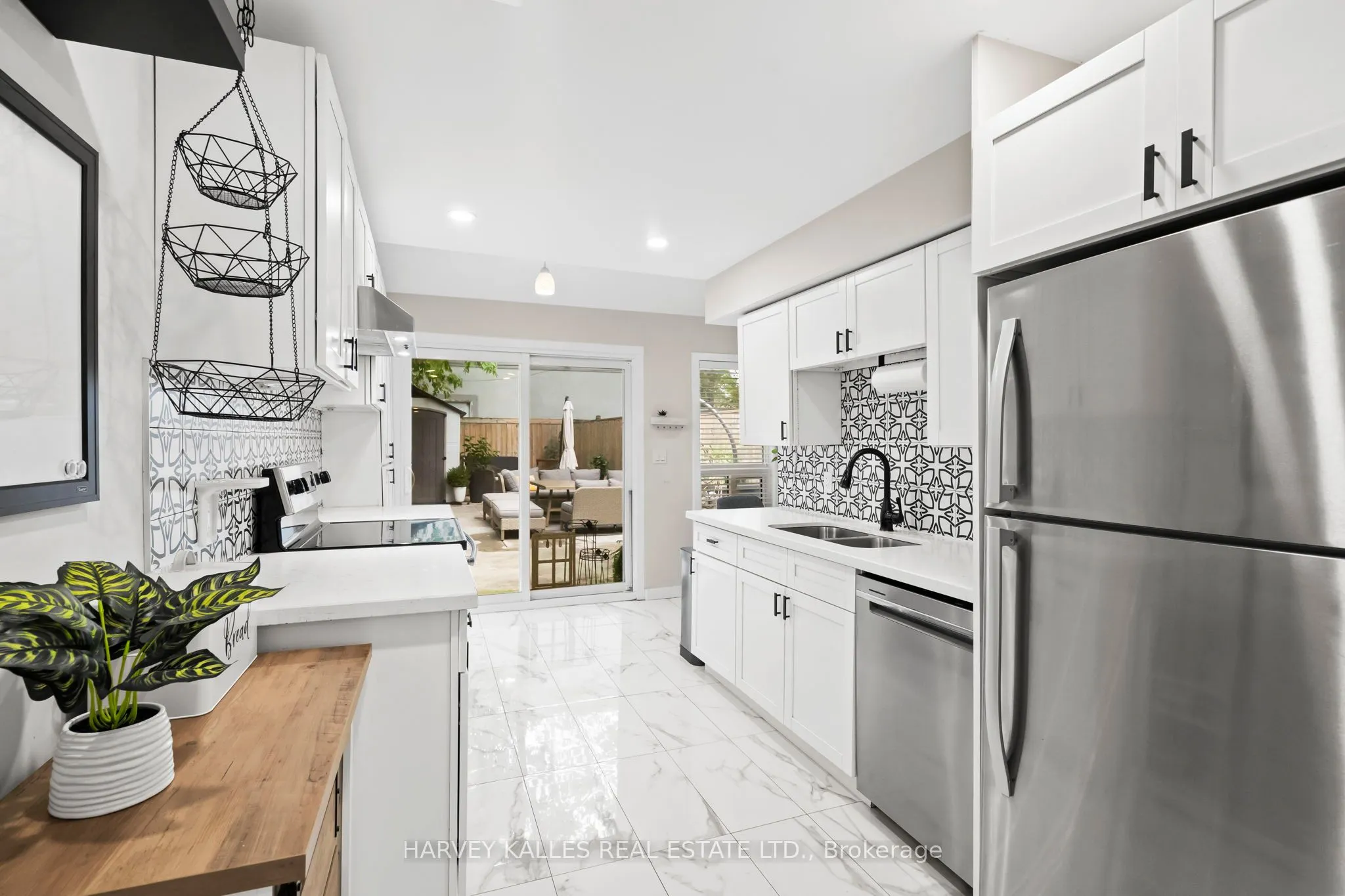 1254 Woodbine Avenue