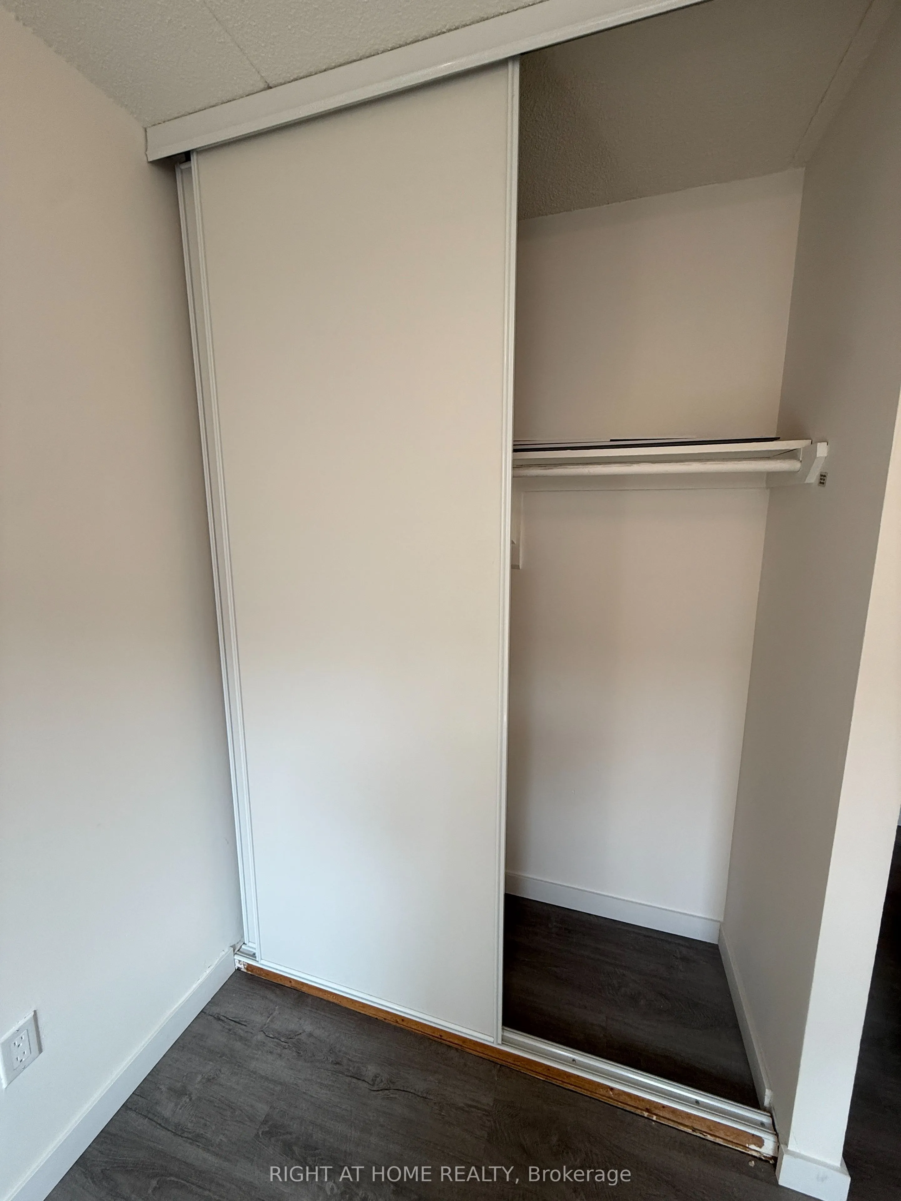 555 Oxford Street, #207