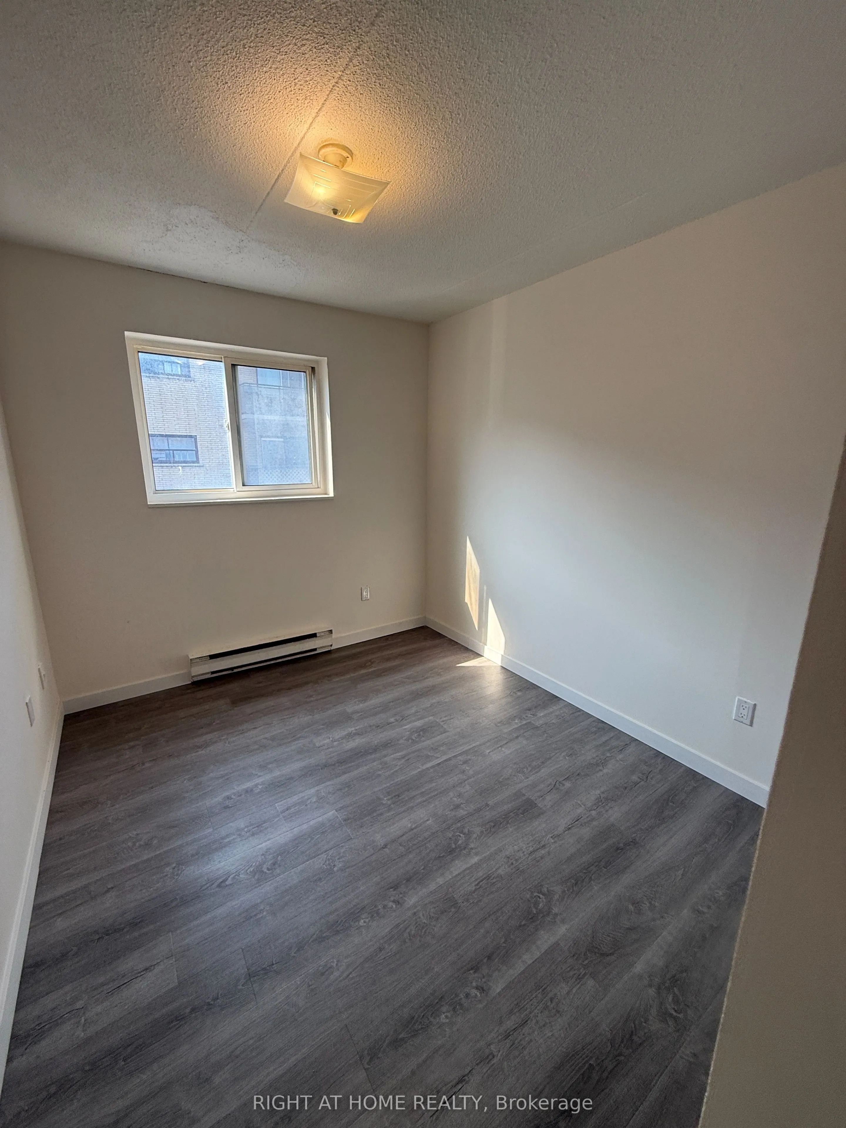 555 Oxford Street, #207