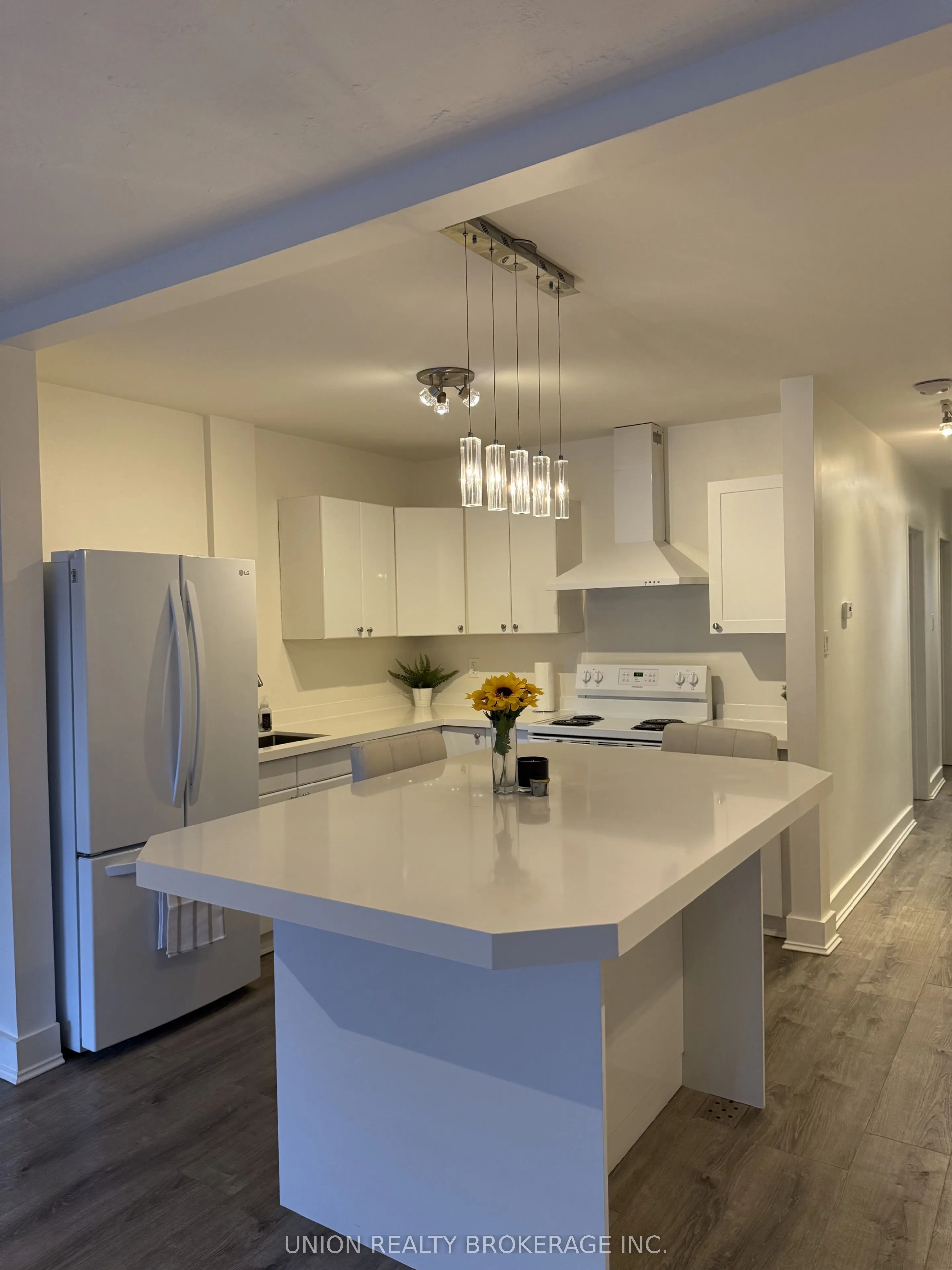 2495A Queen Street E