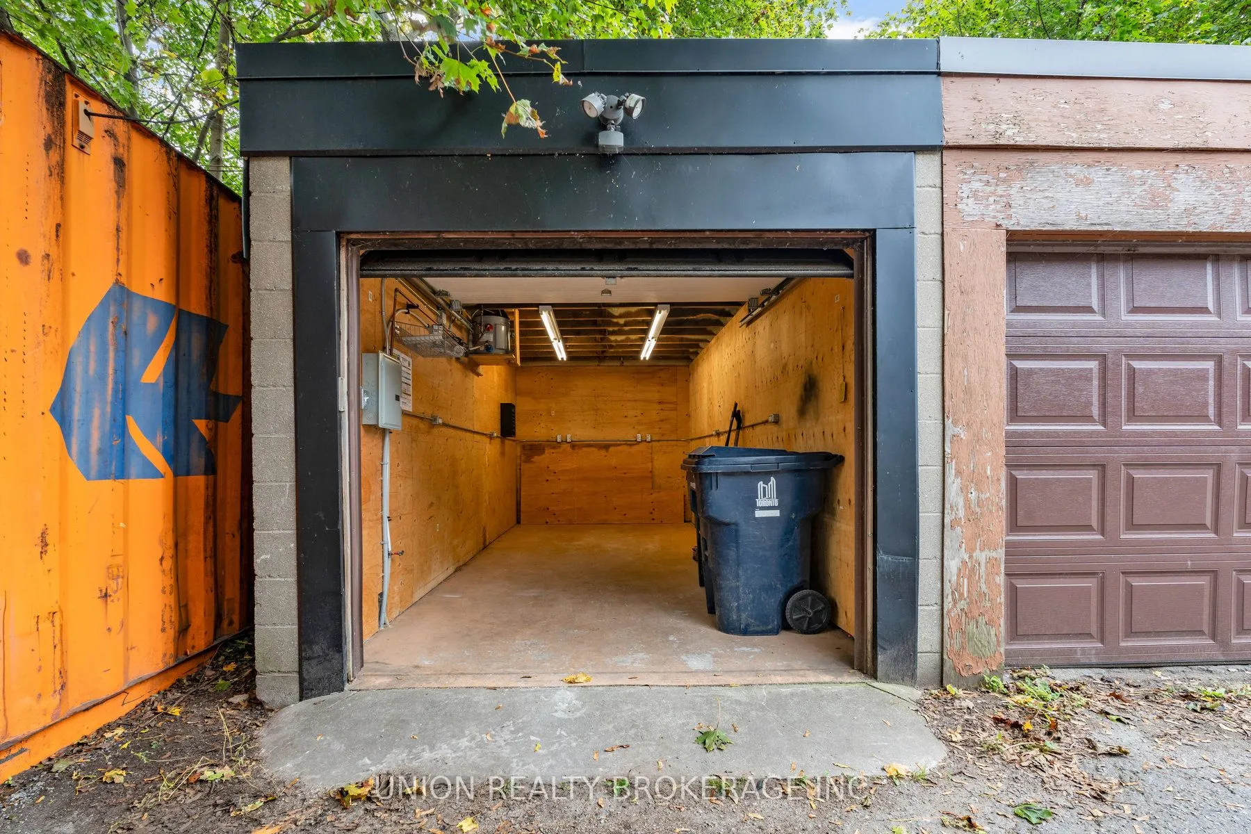 2495A Queen Street E