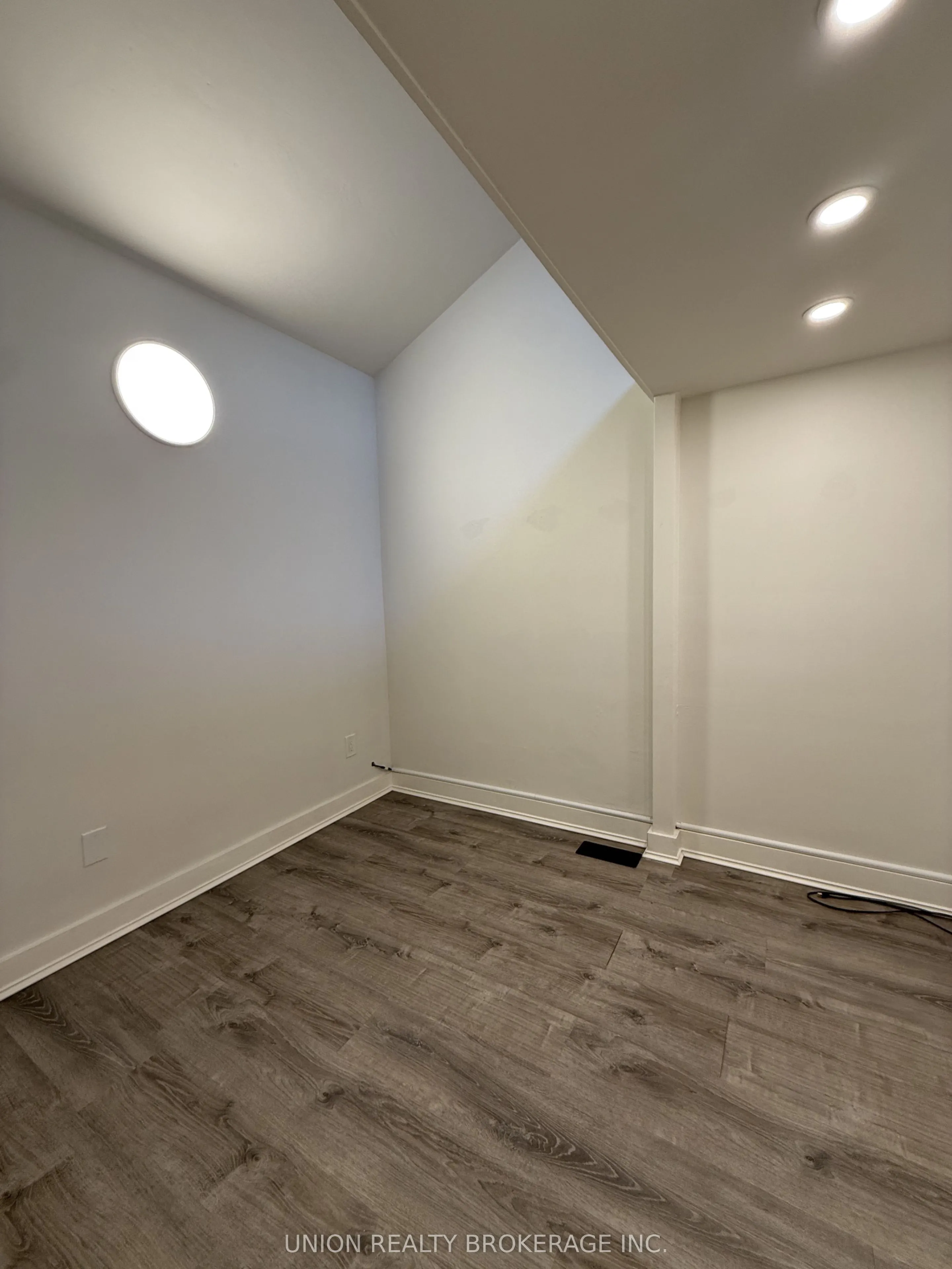 2495A Queen Street E