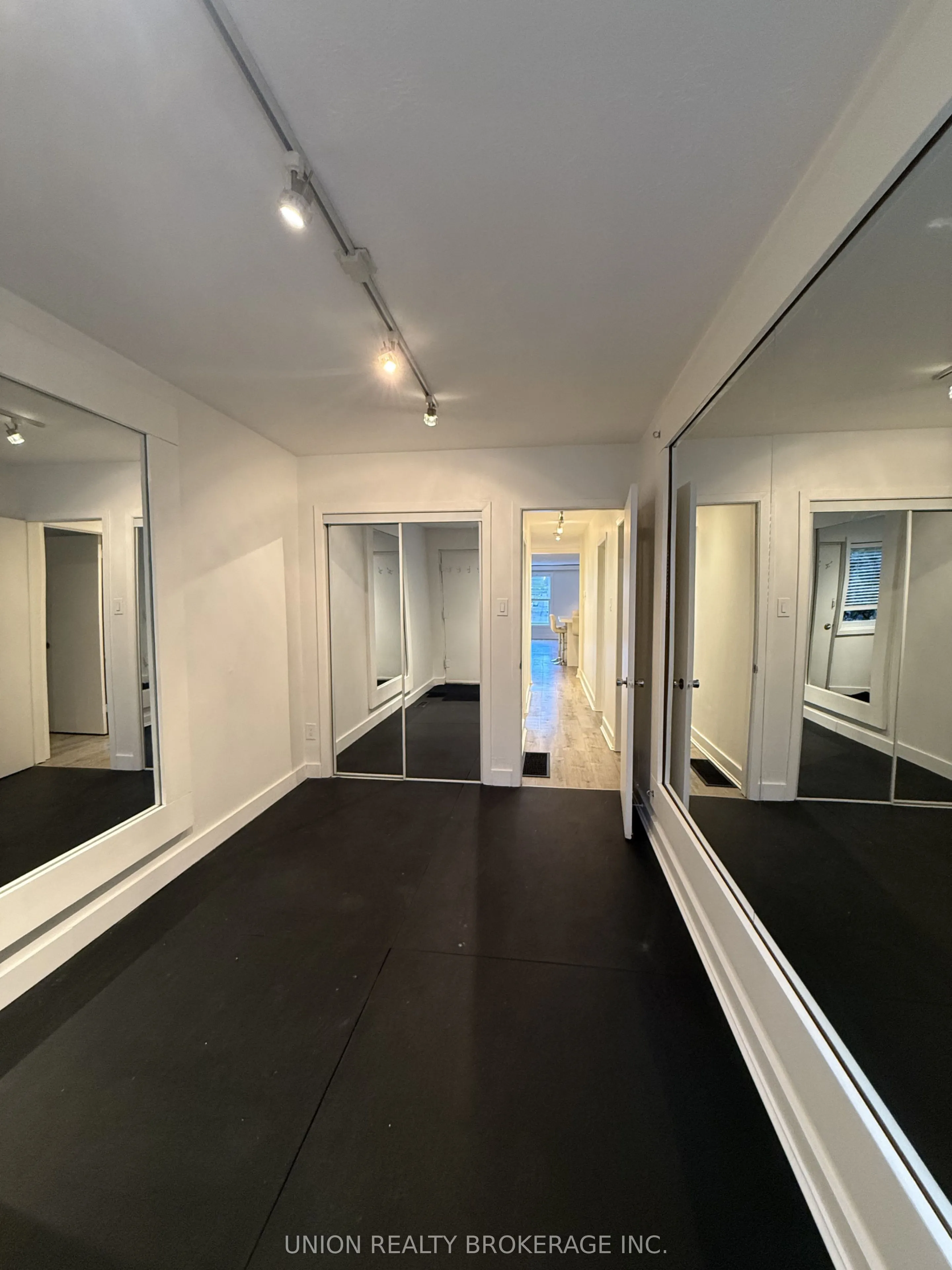 2495A Queen Street E