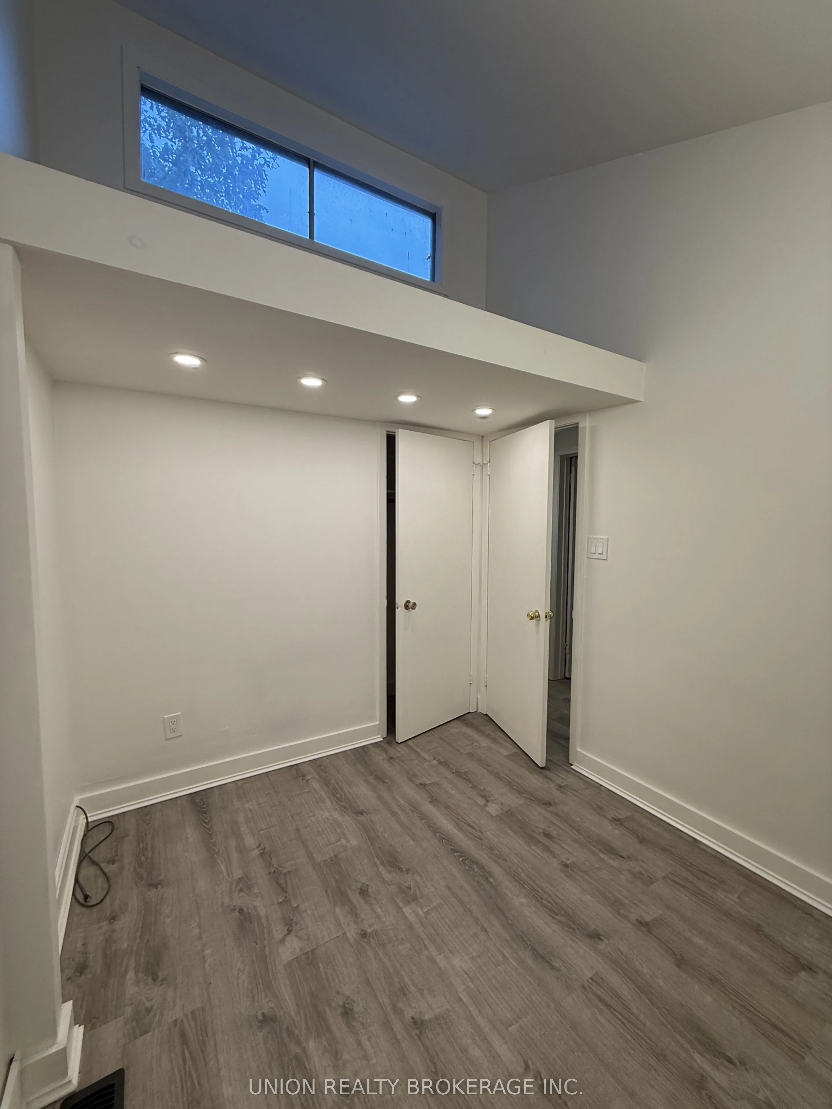 2495A Queen Street E