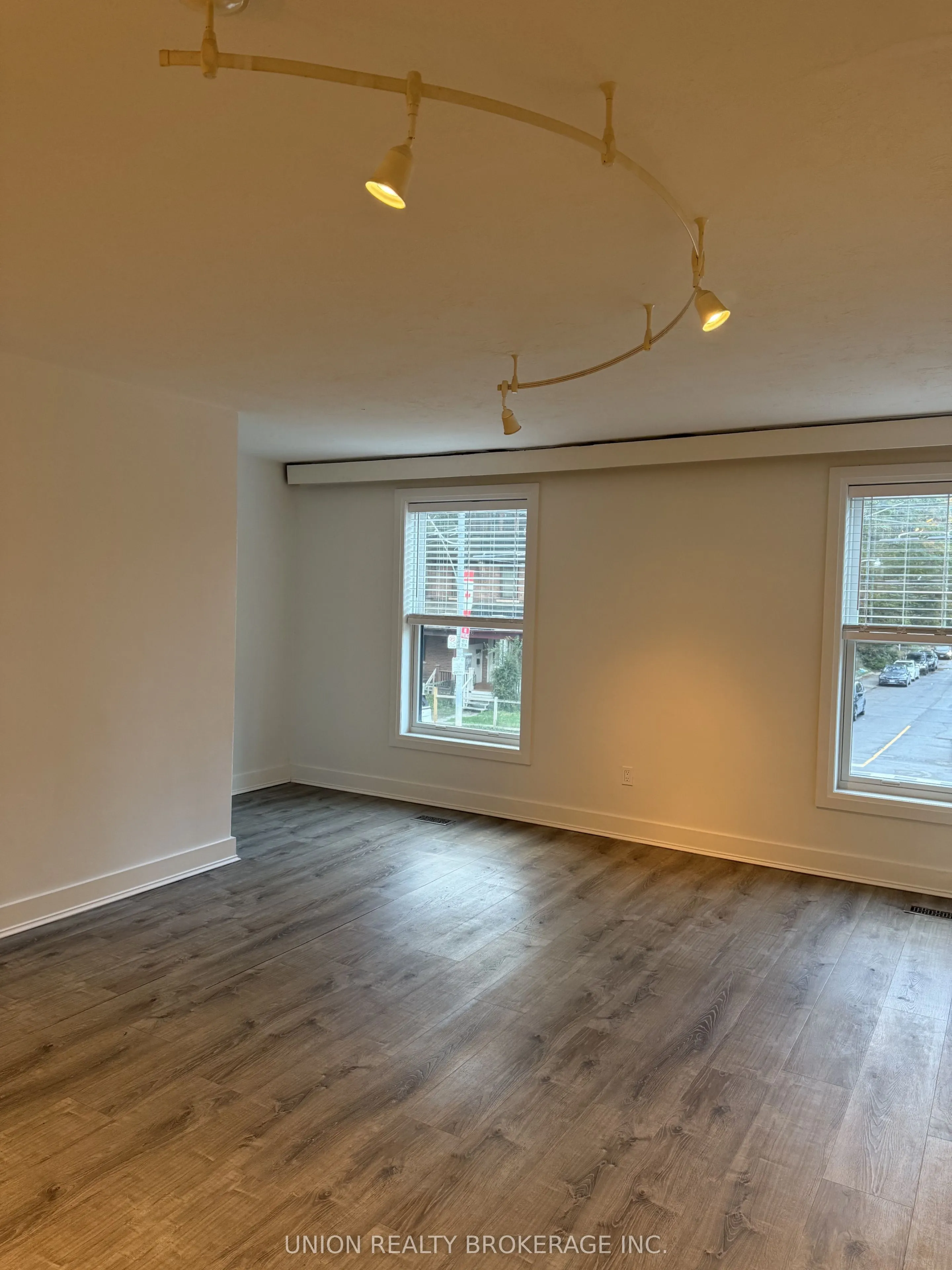 2495A Queen Street E