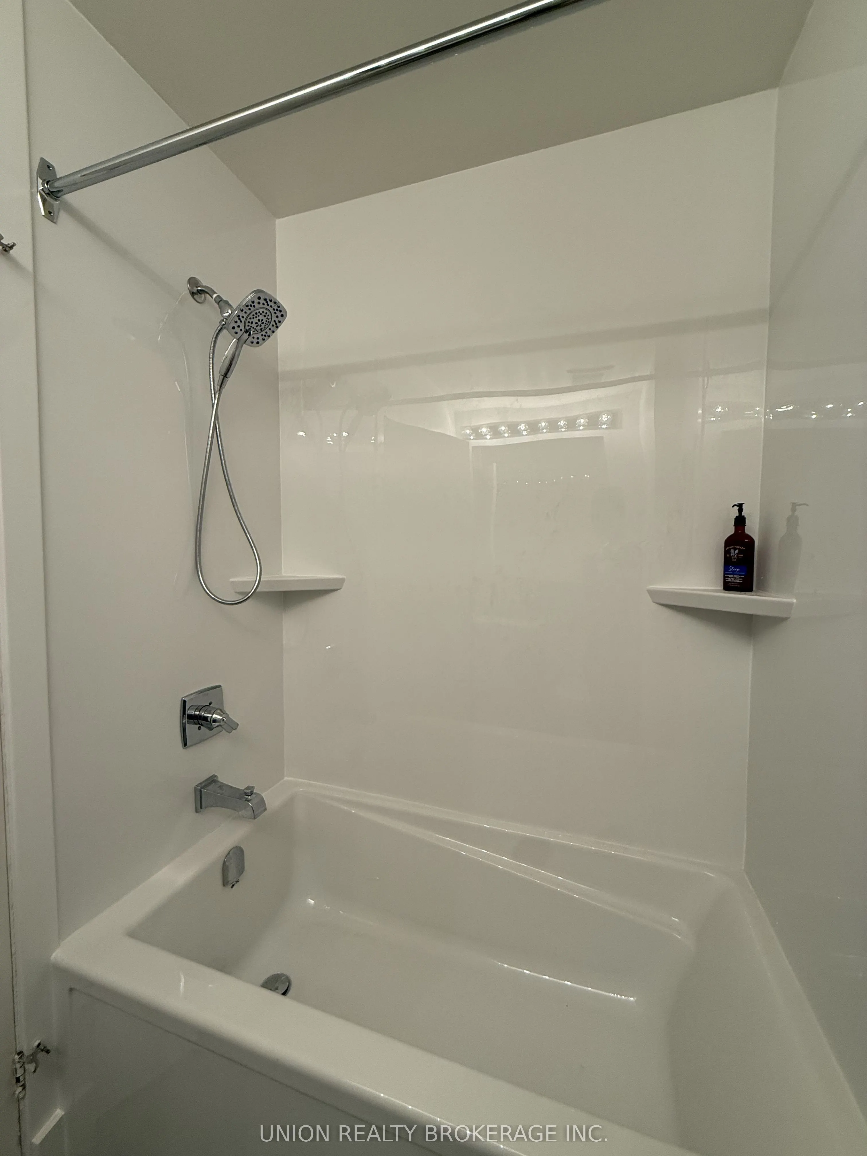 2495A Queen Street E