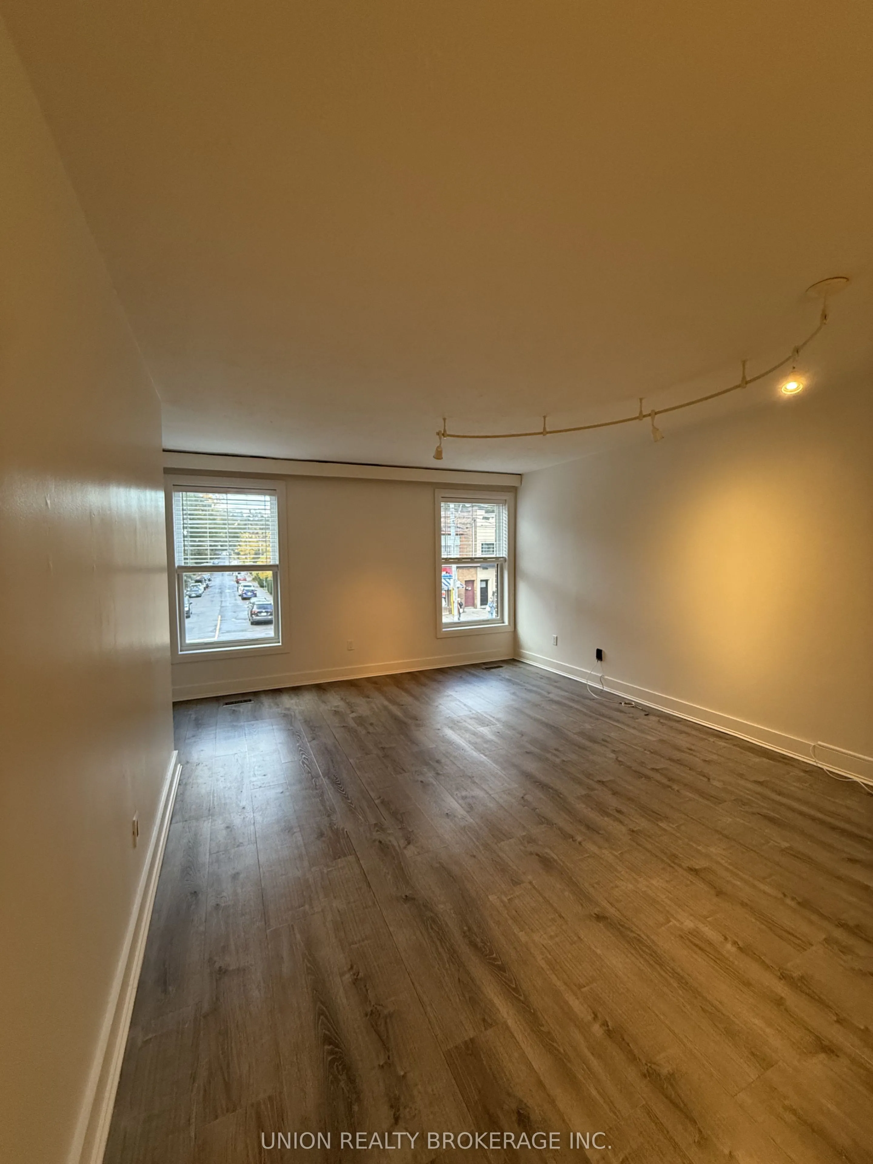 2495A Queen Street E