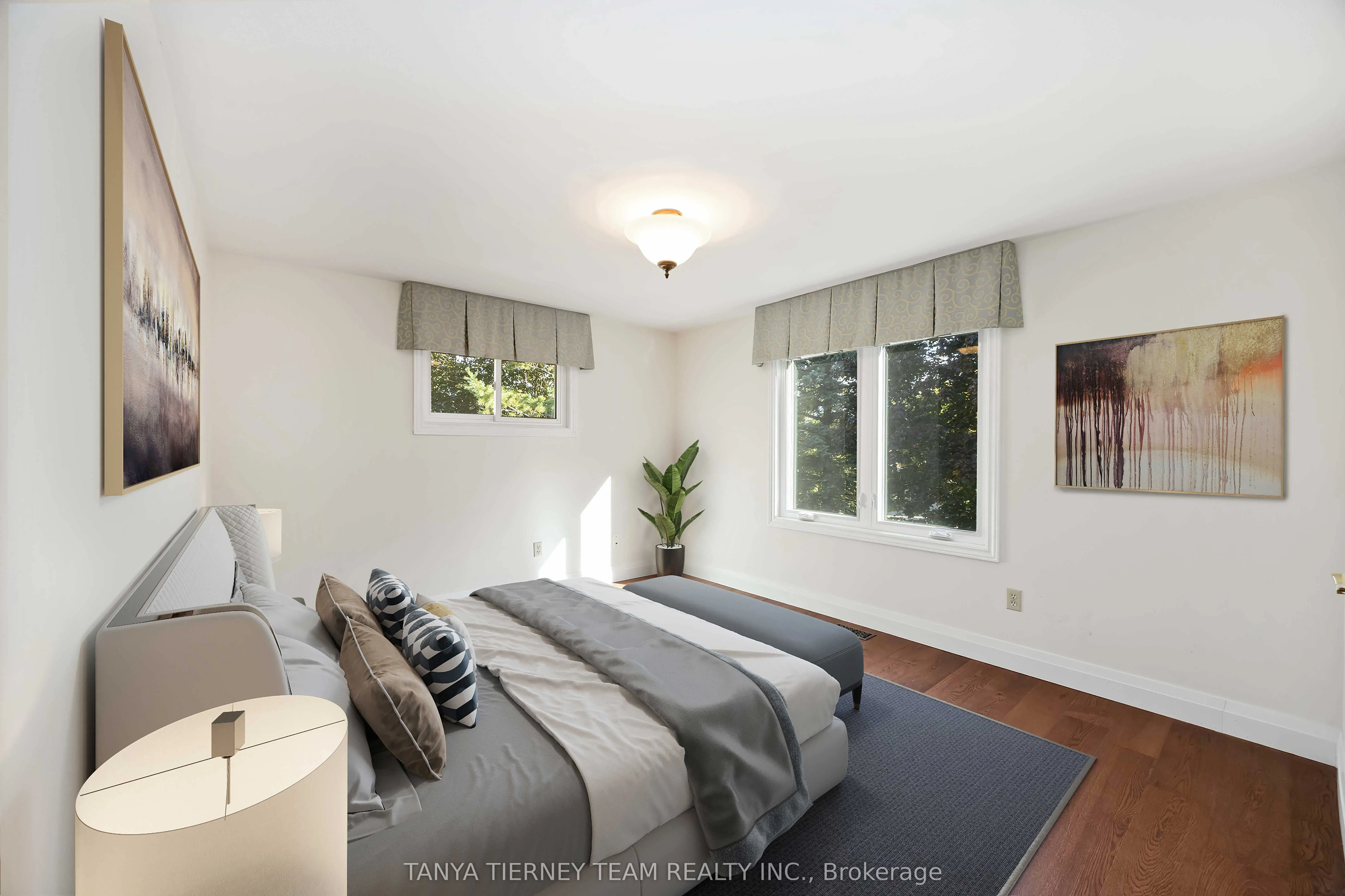 6 Lyndhurst Crescent