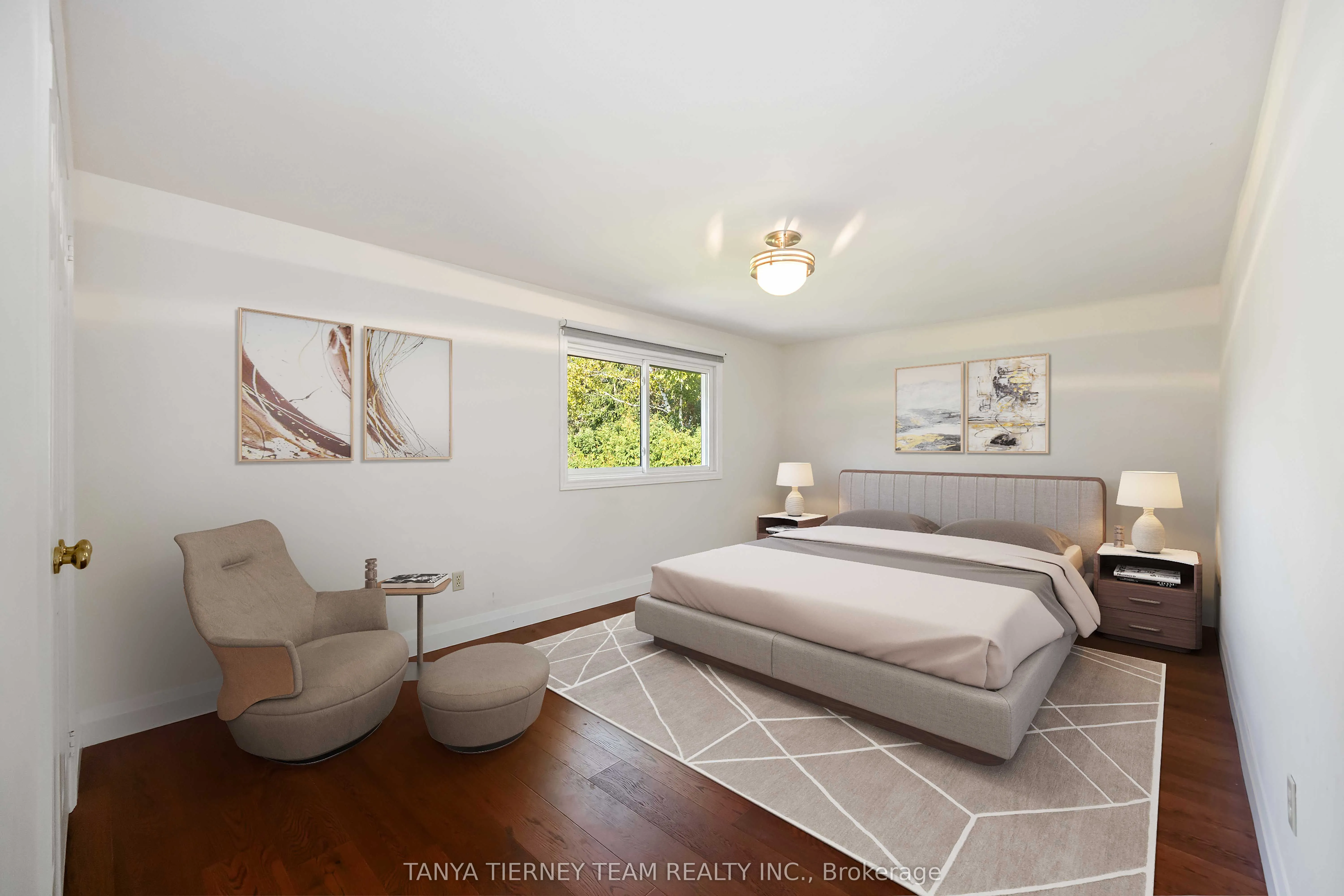 6 Lyndhurst Crescent