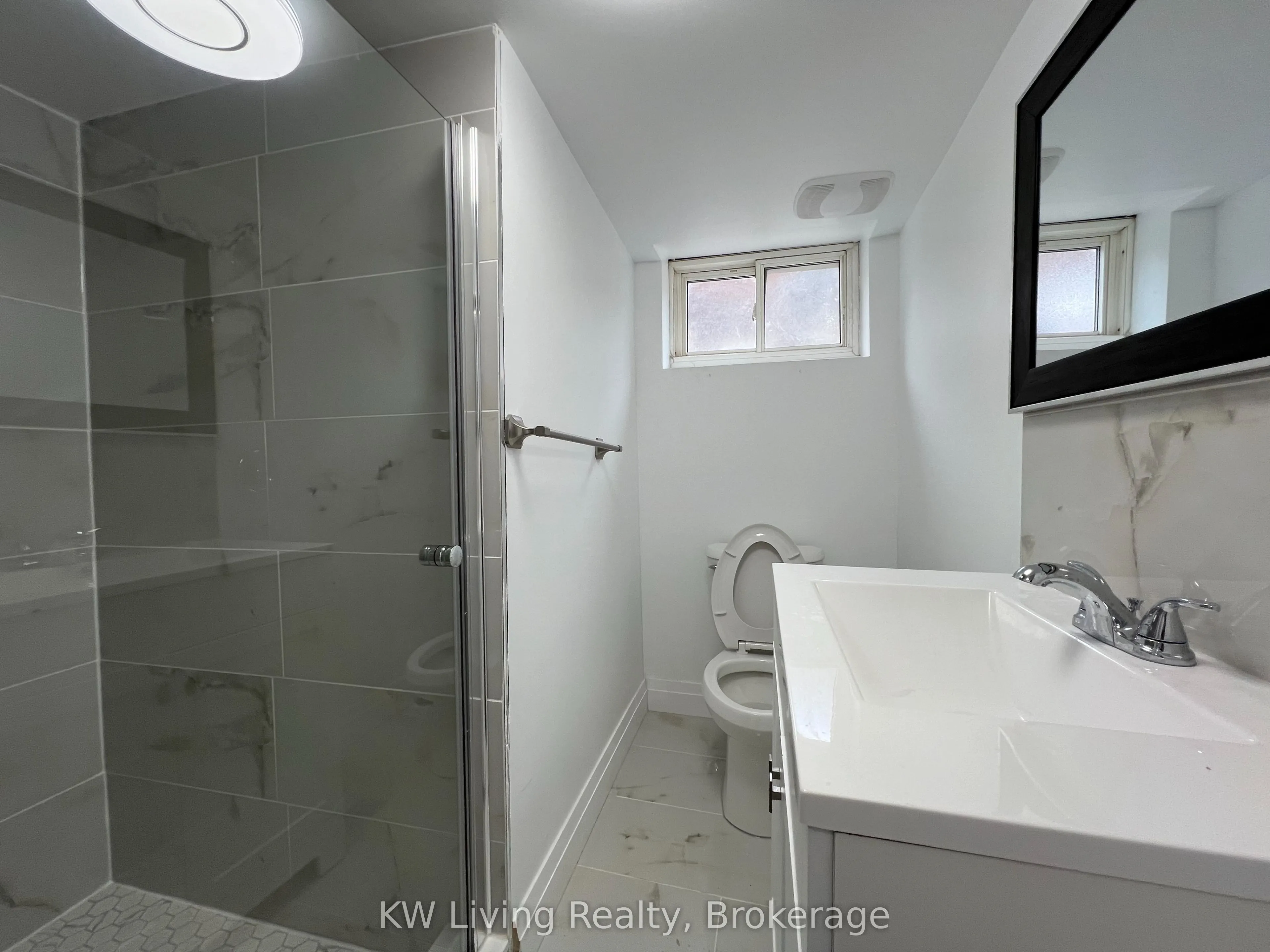 35 Vauxhall Drive, #Lower