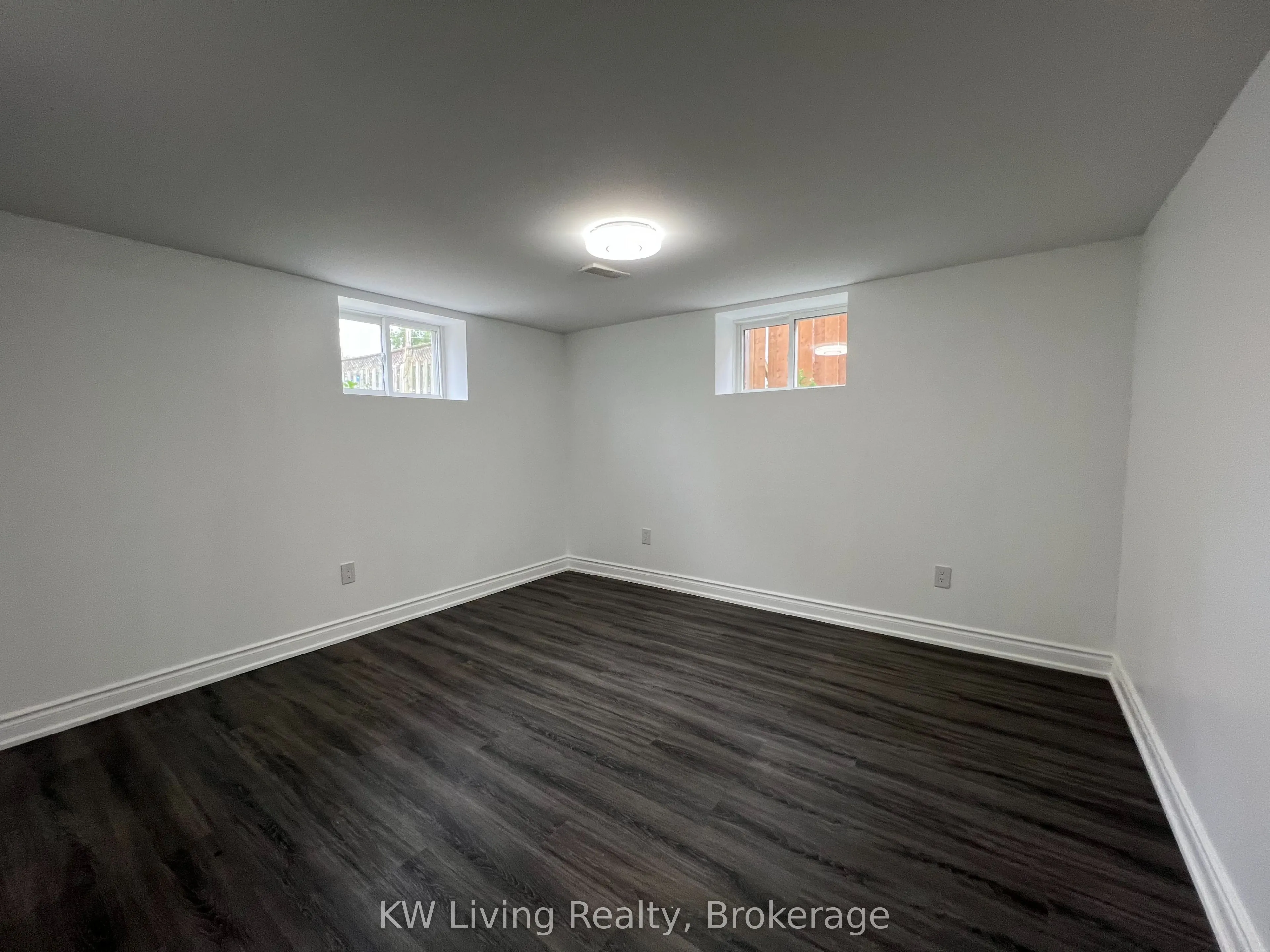 35 Vauxhall Drive, #Lower