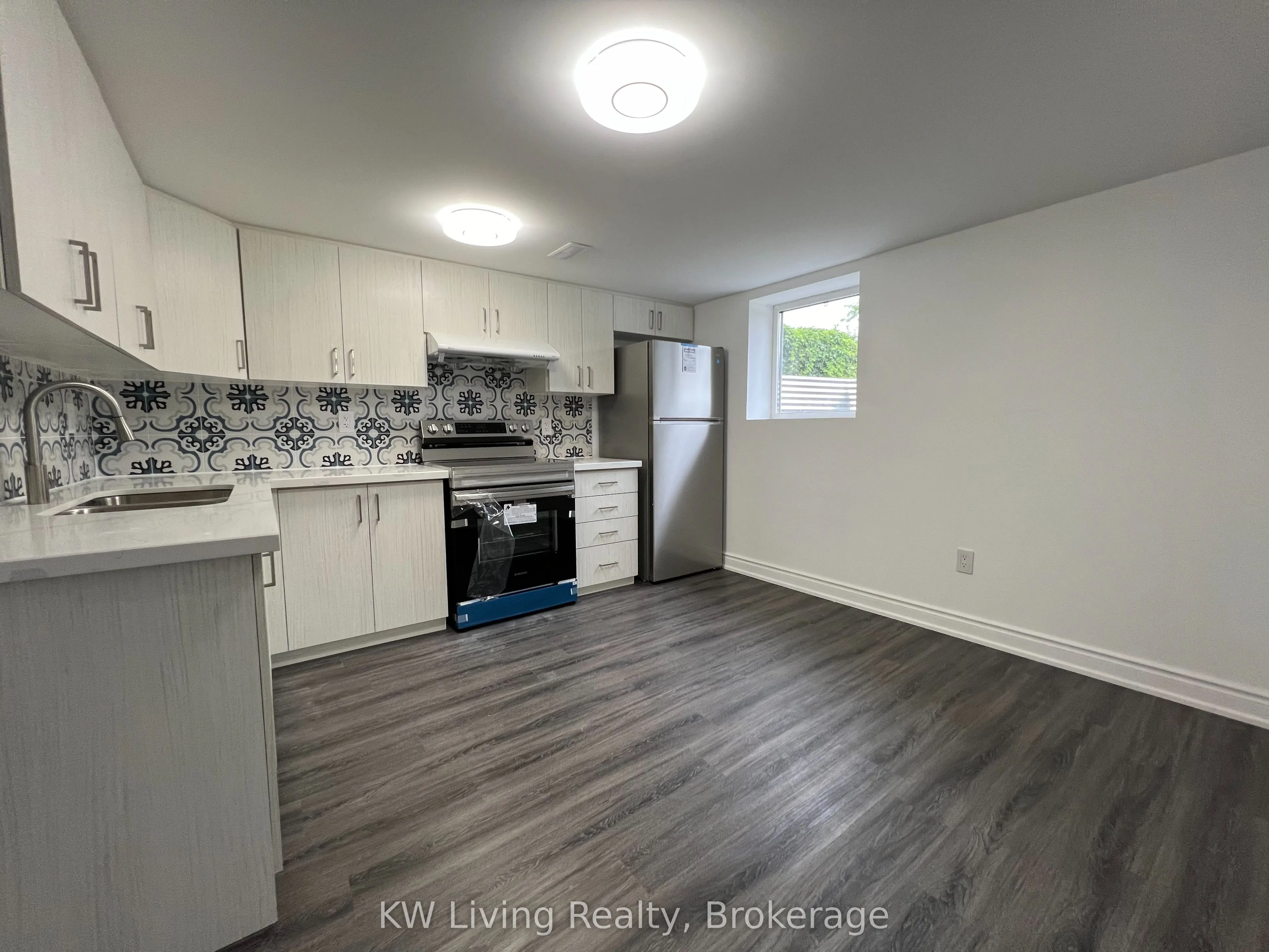 35 Vauxhall Drive, #Lower