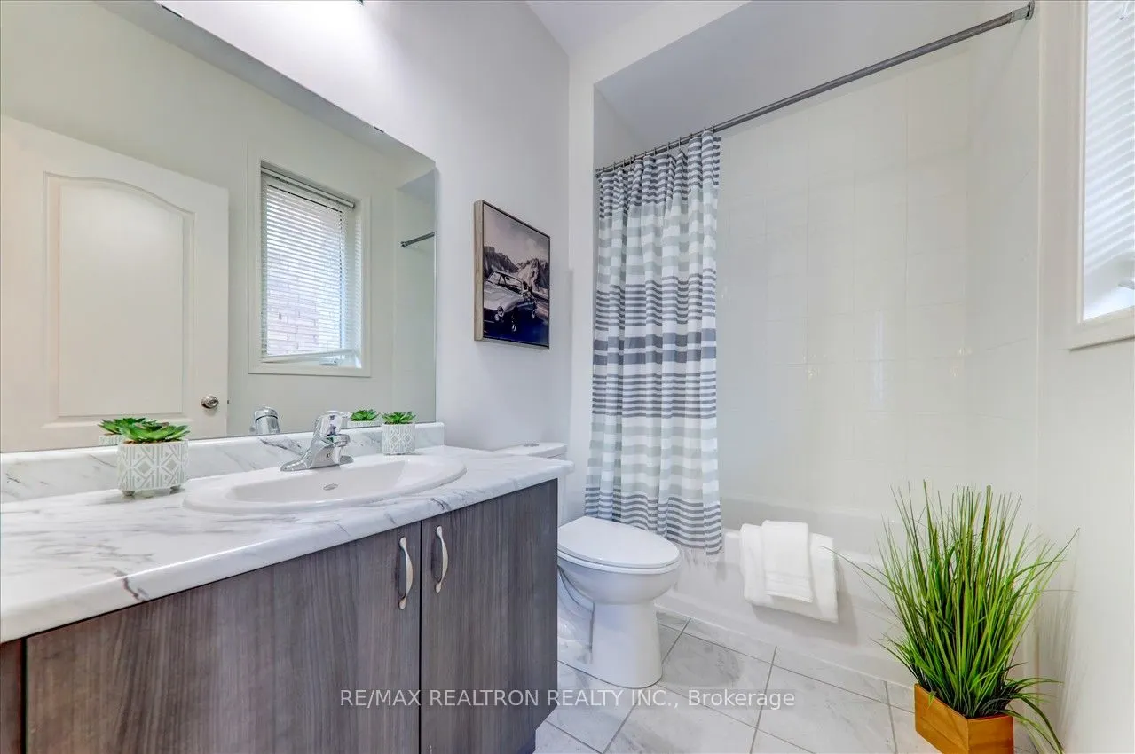 2380 Equestrian Crescent