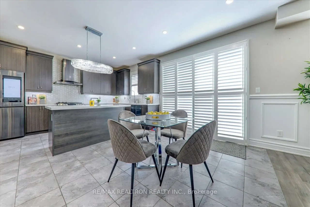 2380 Equestrian Crescent