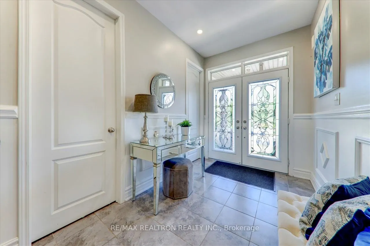 2380 Equestrian Crescent