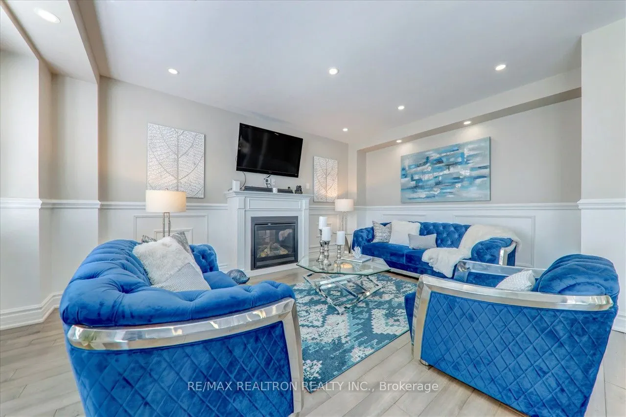 2380 Equestrian Crescent