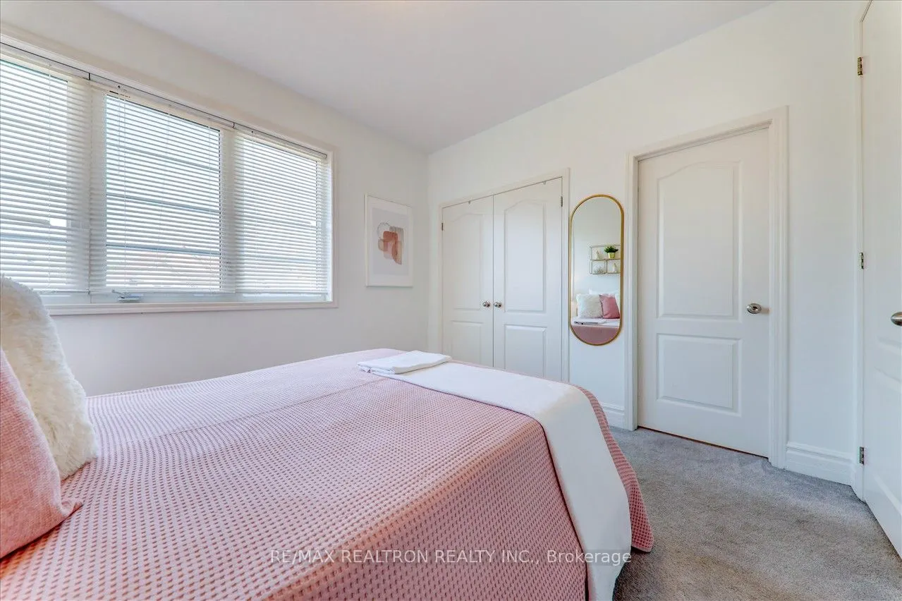 2380 Equestrian Crescent