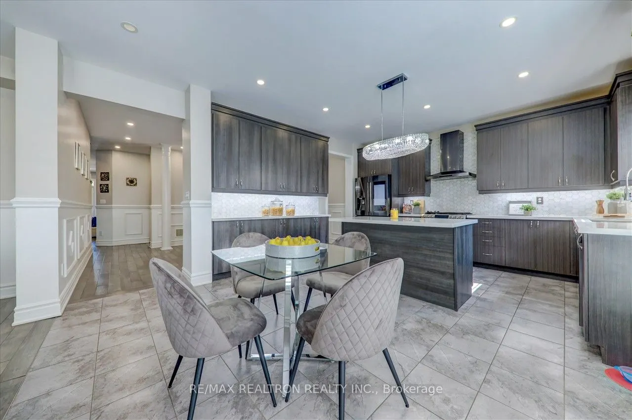 2380 Equestrian Crescent