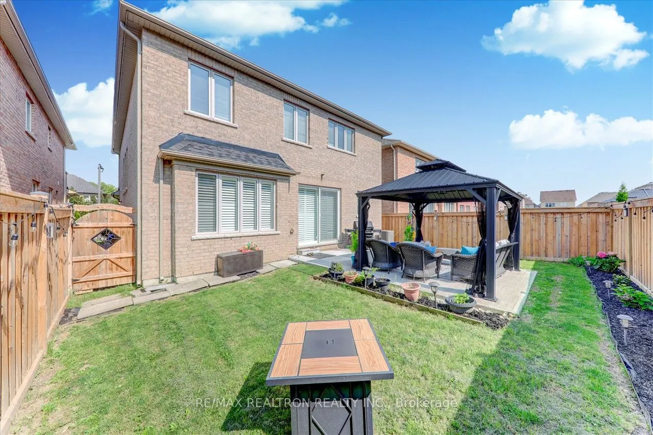 2380 Equestrian Crescent