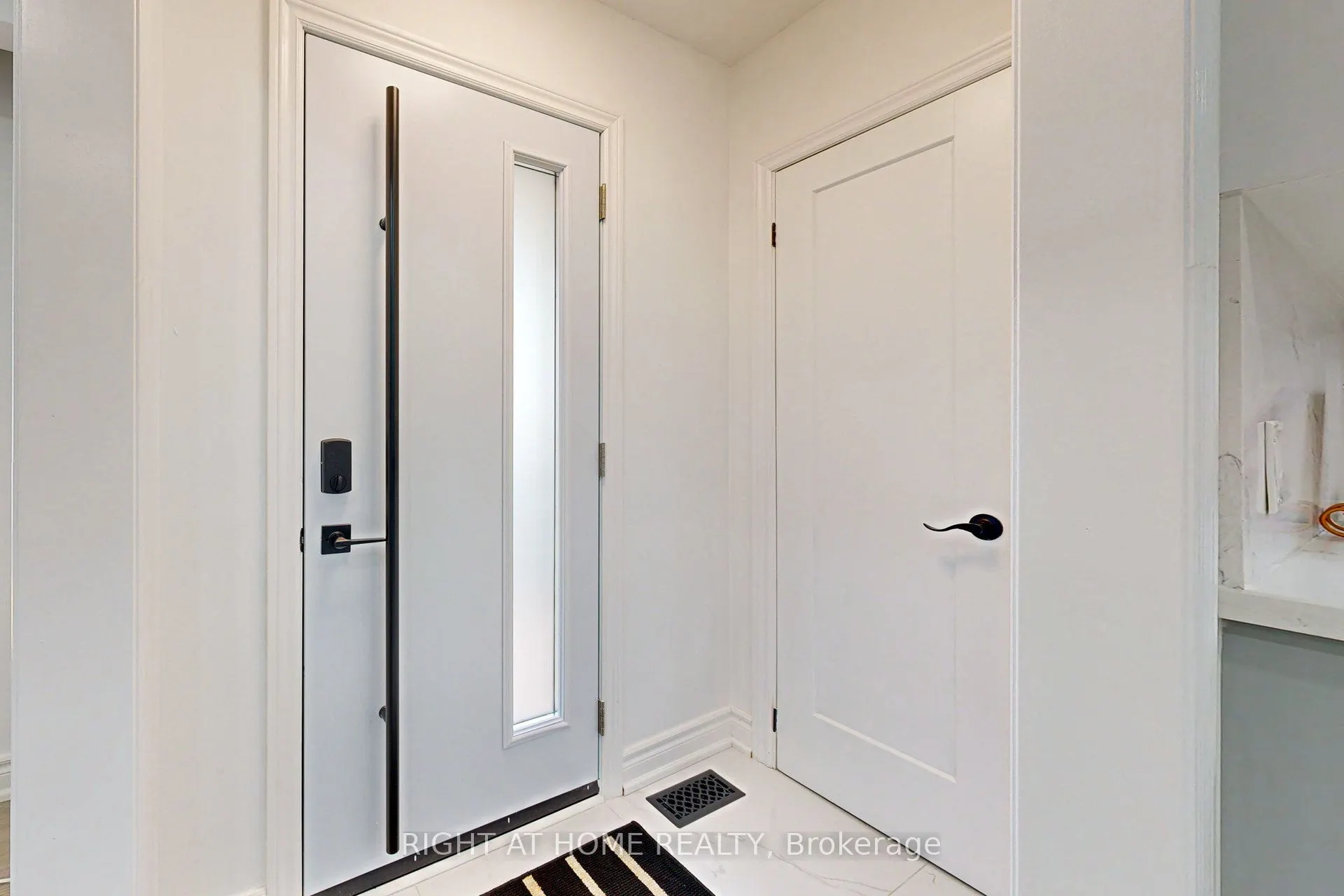 4 Barnes Crescent, #Main