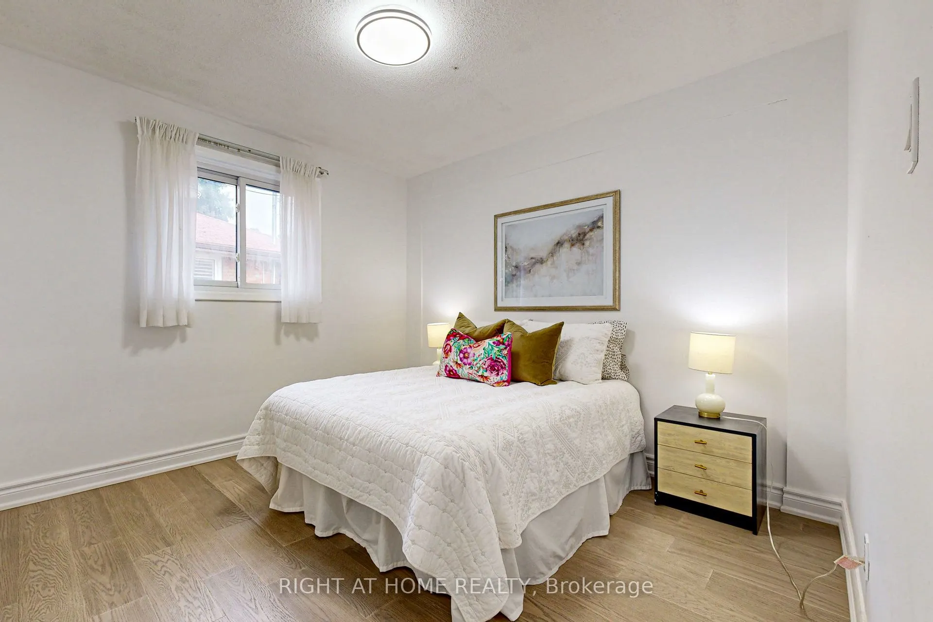 4 Barnes Crescent, #Main