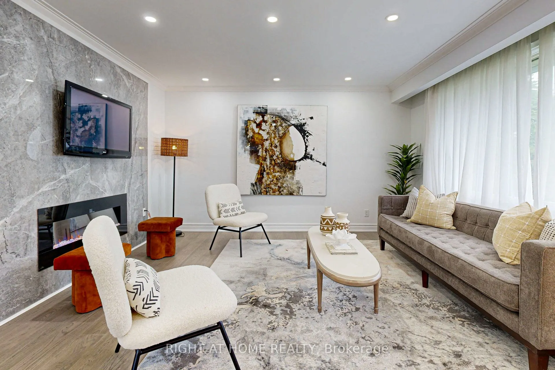 4 Barnes Crescent, #Main