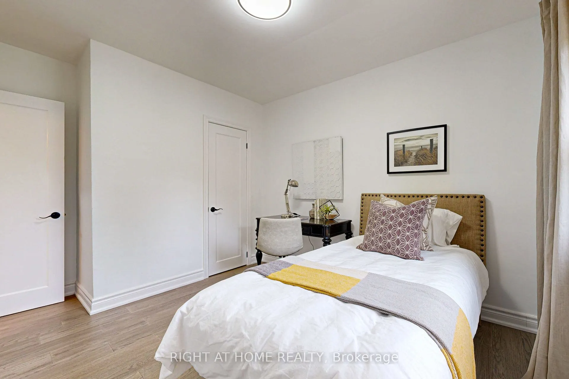 4 Barnes Crescent, #Main