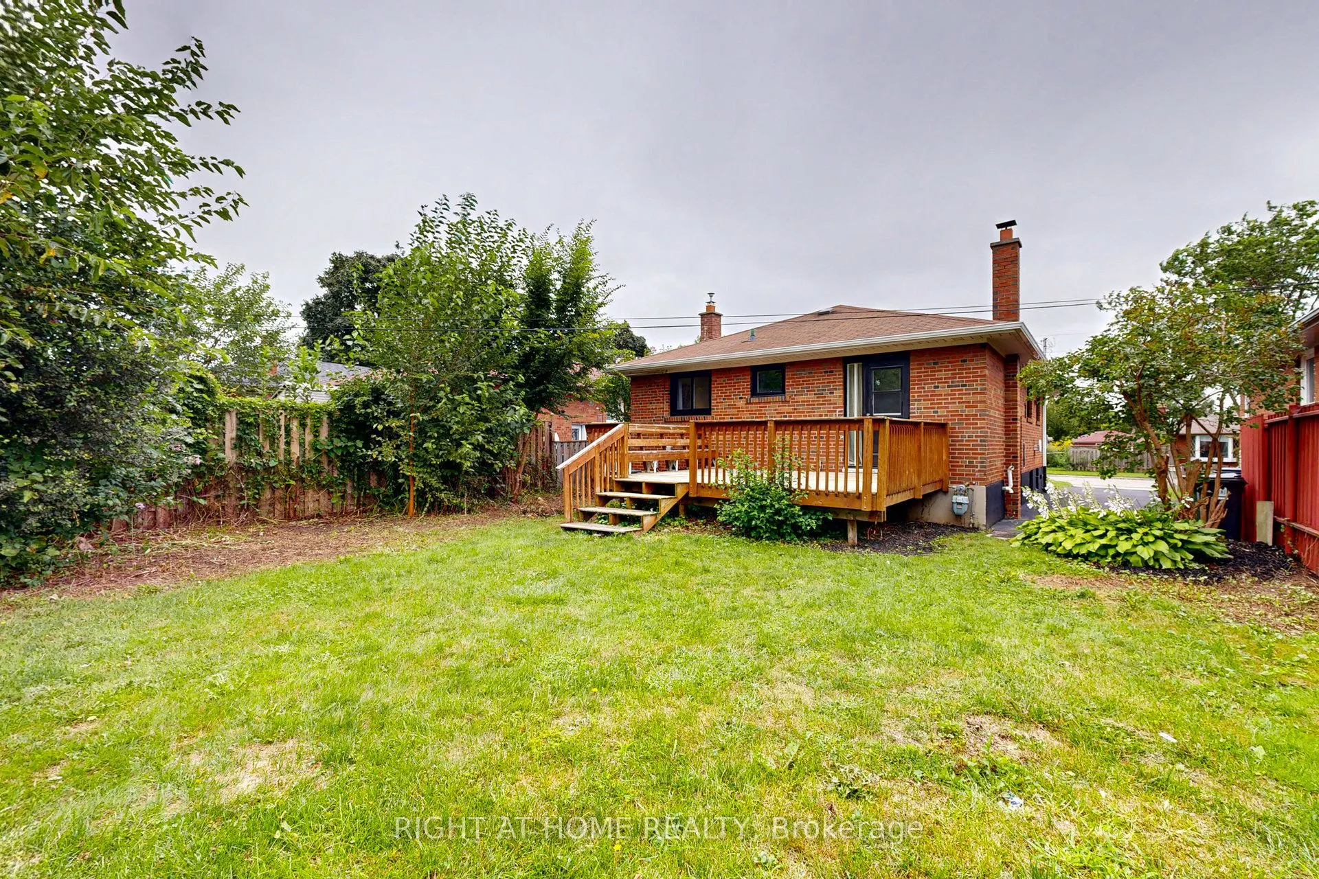 4 Barnes Crescent, #Main