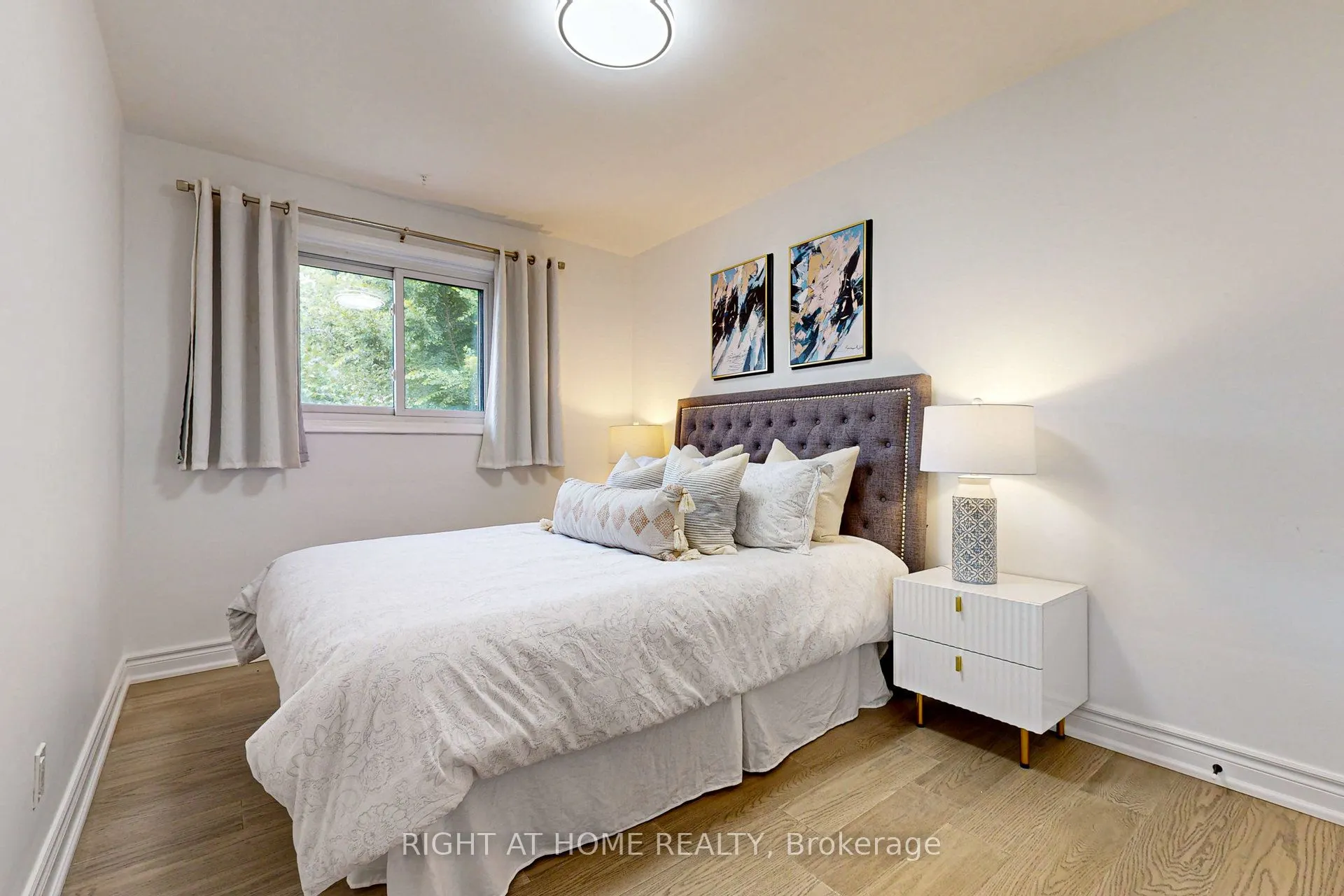 4 Barnes Crescent, #Main