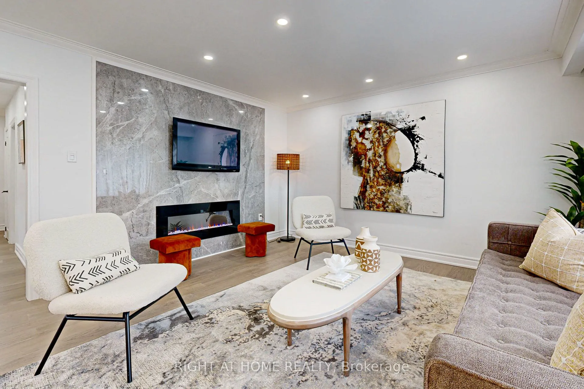 4 Barnes Crescent, #Main