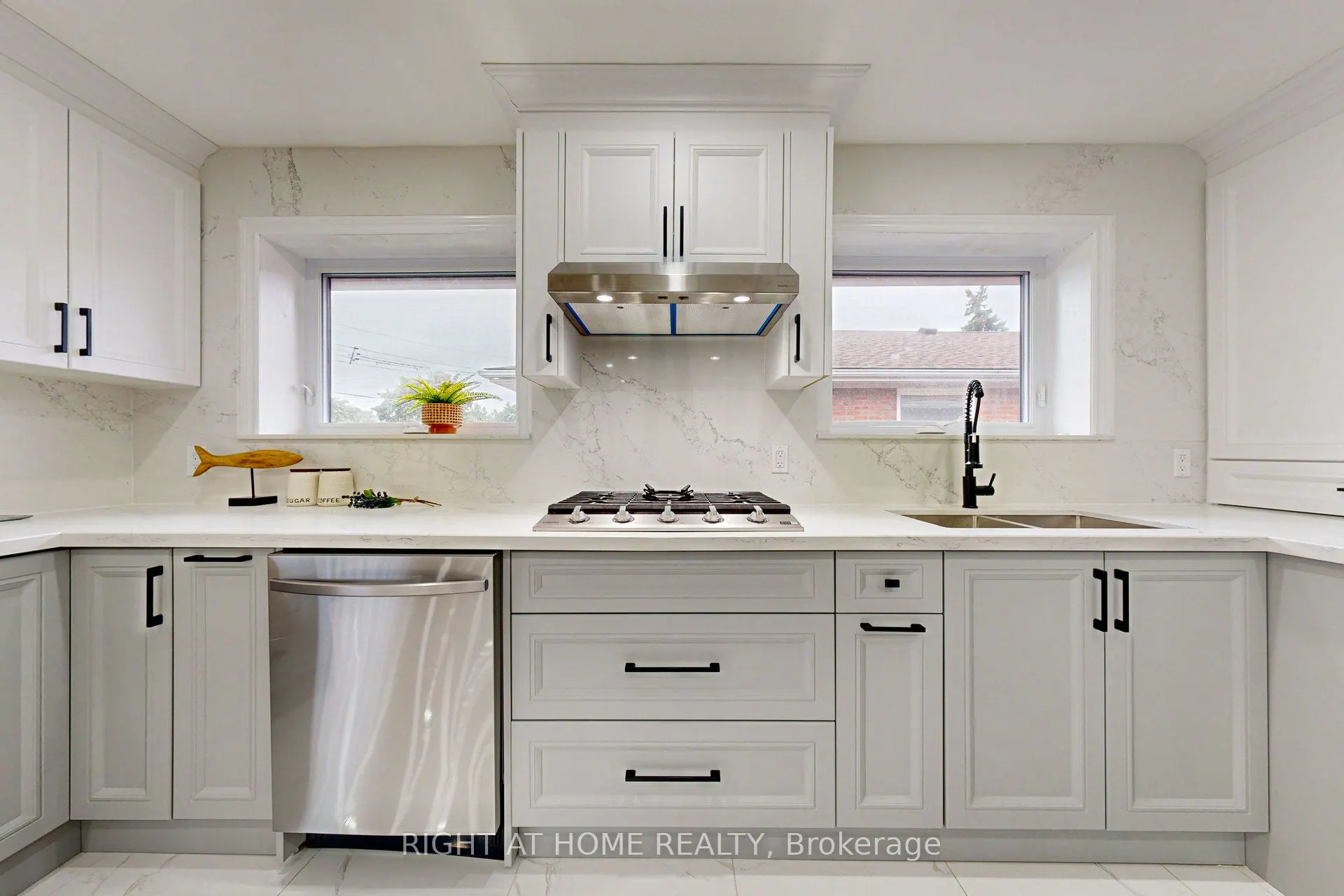 4 Barnes Crescent, #Main