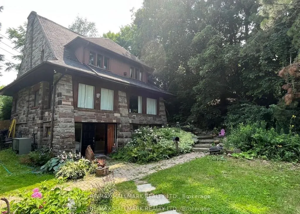 104 Ridgewood Road, #Upper