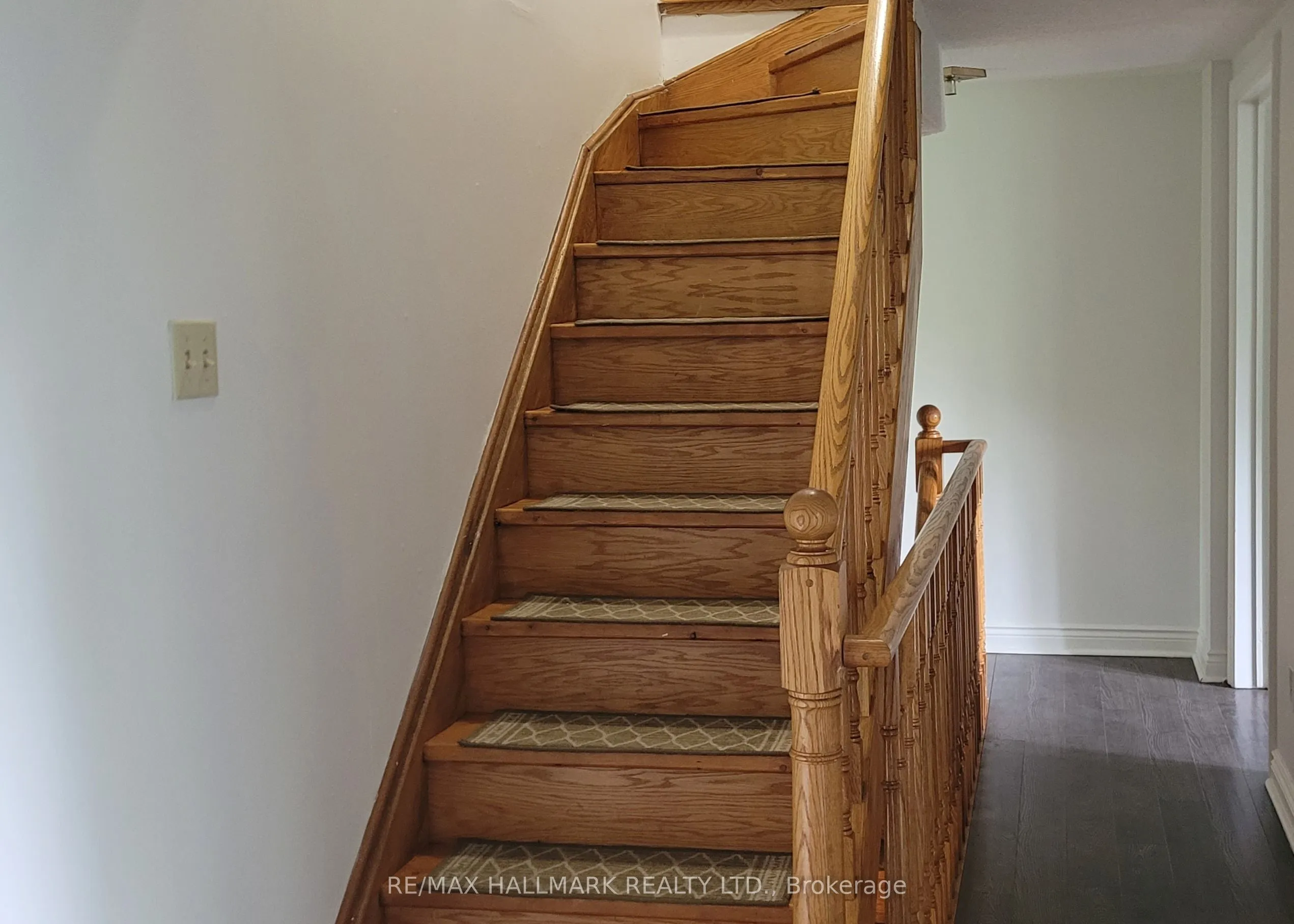 104 Ridgewood Road, #Upper