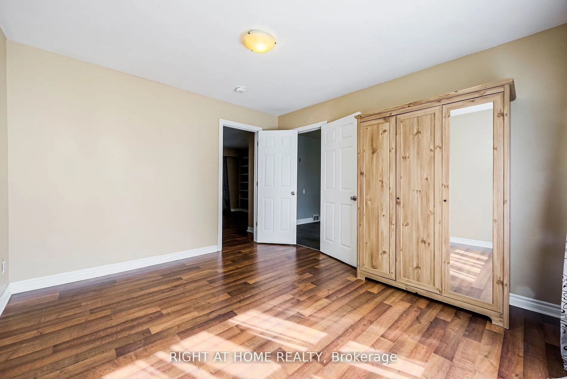 1715 Rossland Road E, #Main-A