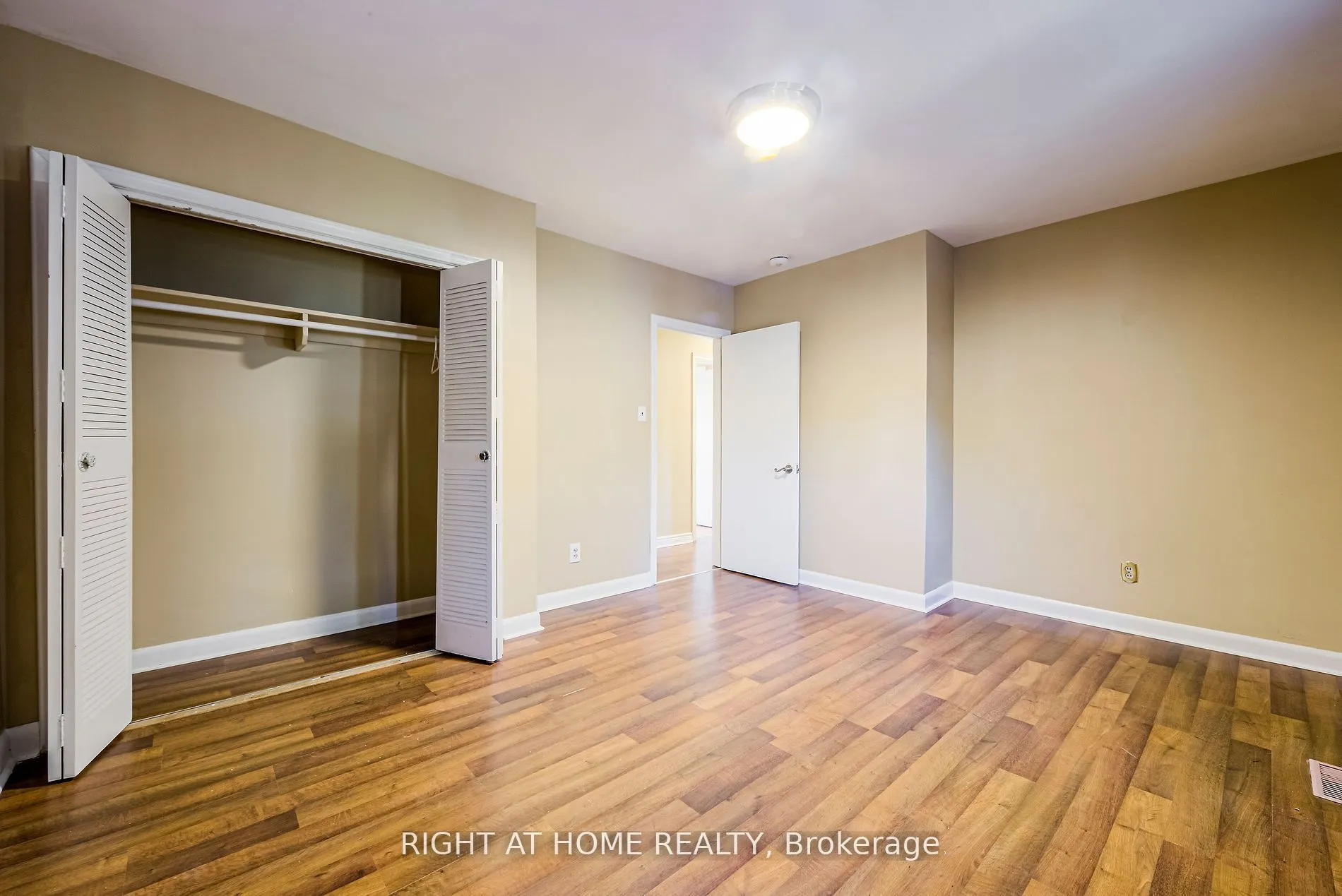 1715 Rossland Road E, #Main-A