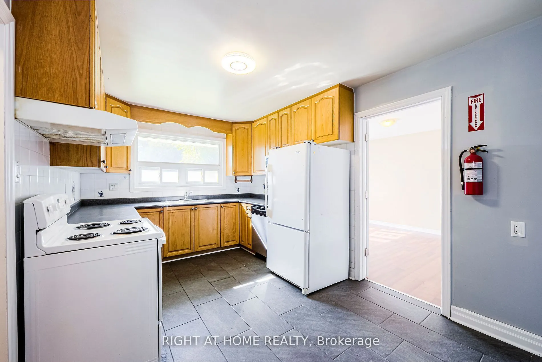 1715 Rossland Road E, #Main-A