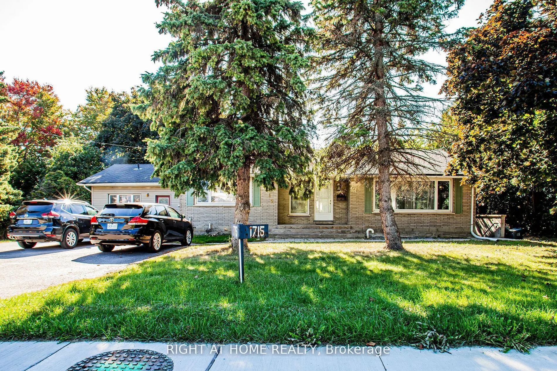 1715 Rossland Road E, #Main-A