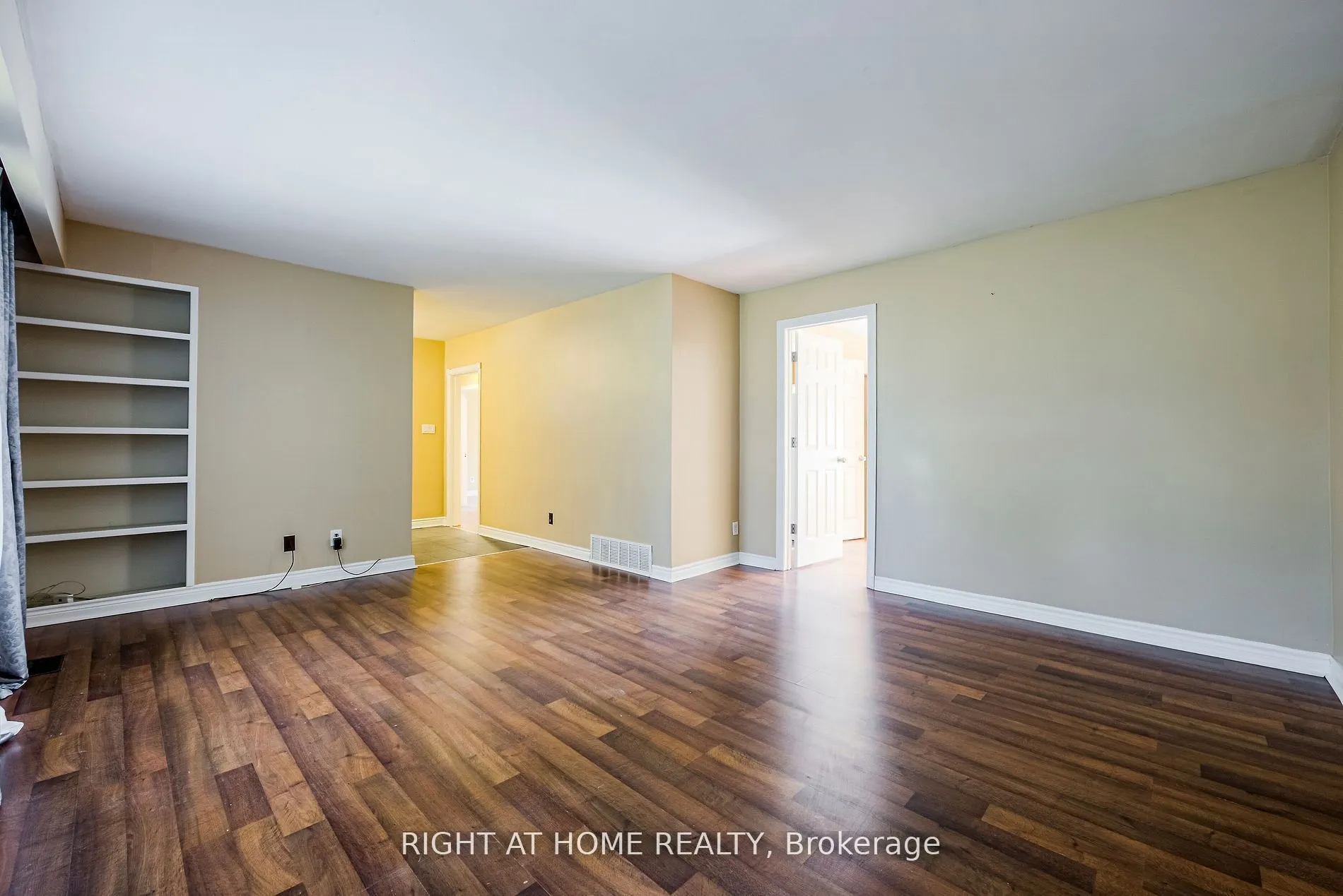 1715 Rossland Road E, #Main-A