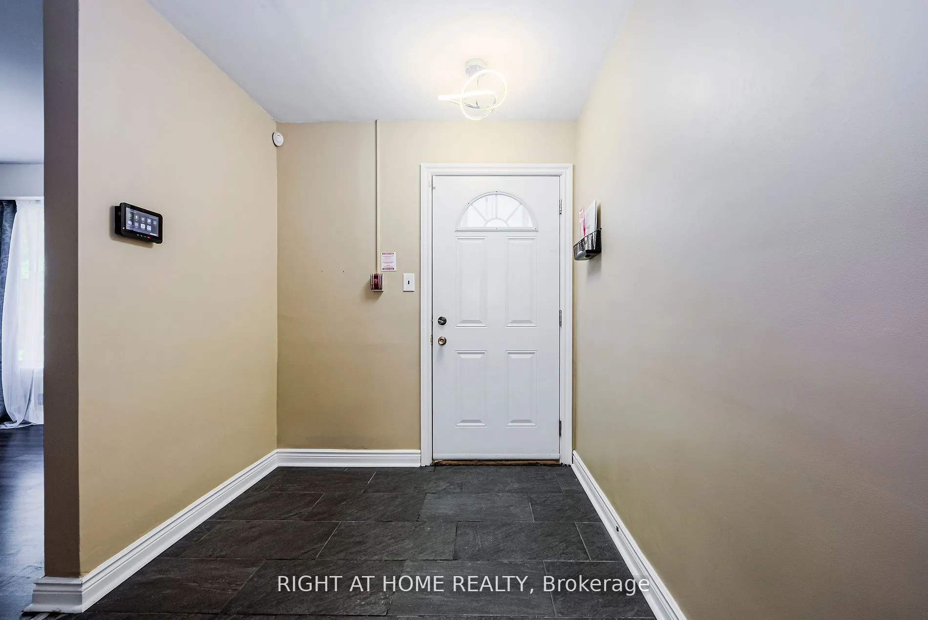 1715 Rossland Road E, #Main-A