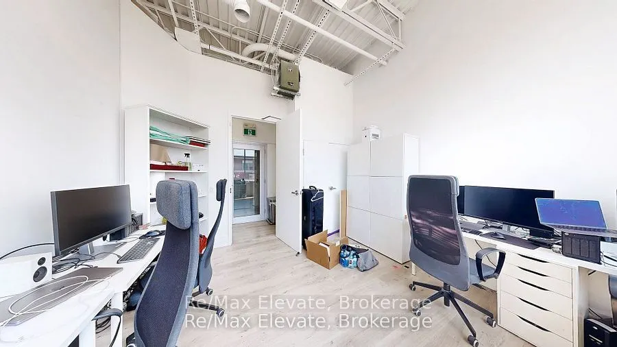 1105E Kingston Road, #202