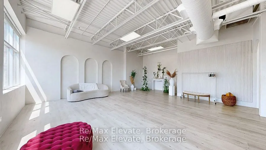 1105E Kingston Road, #202