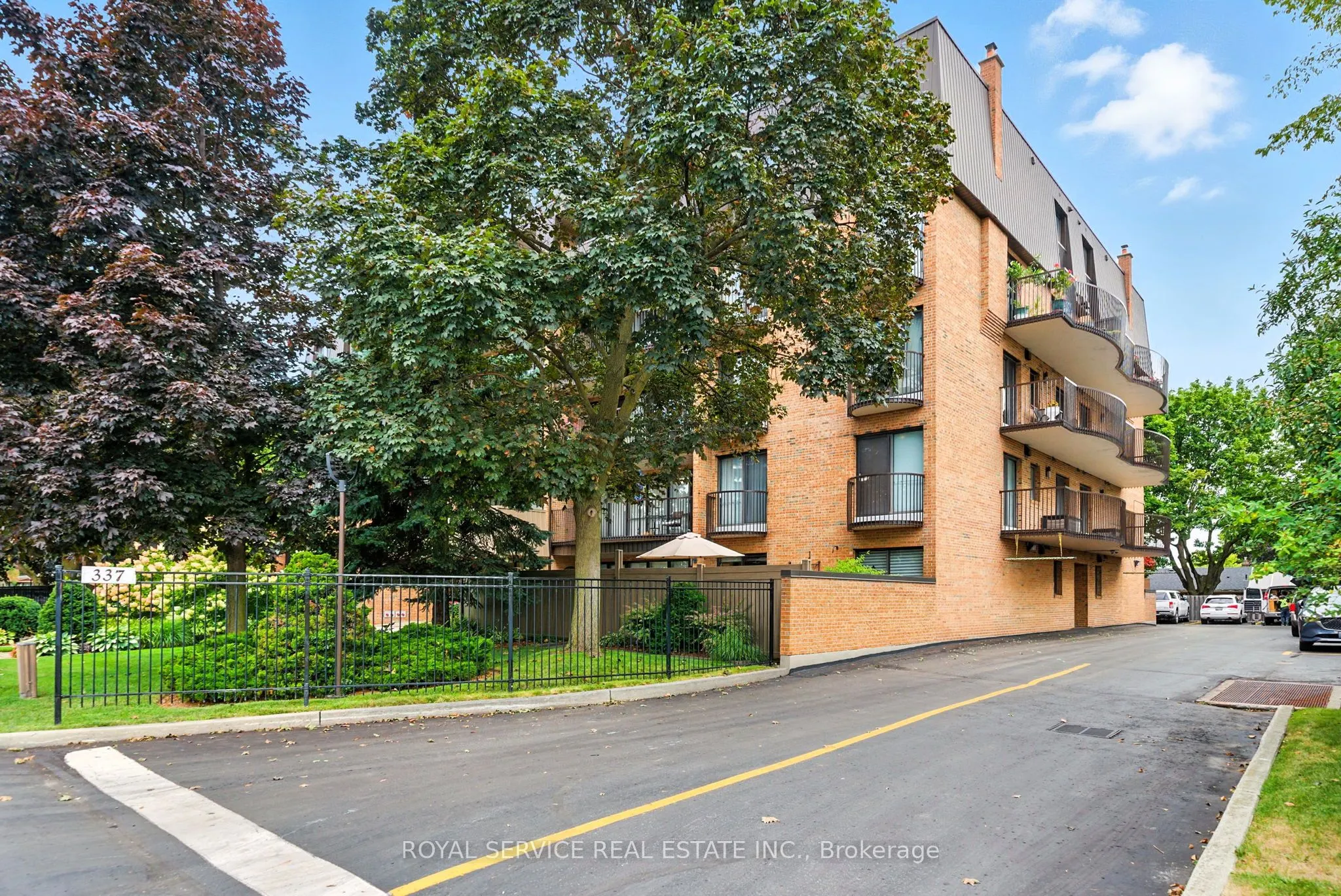 337 Simcoe Street N, #101