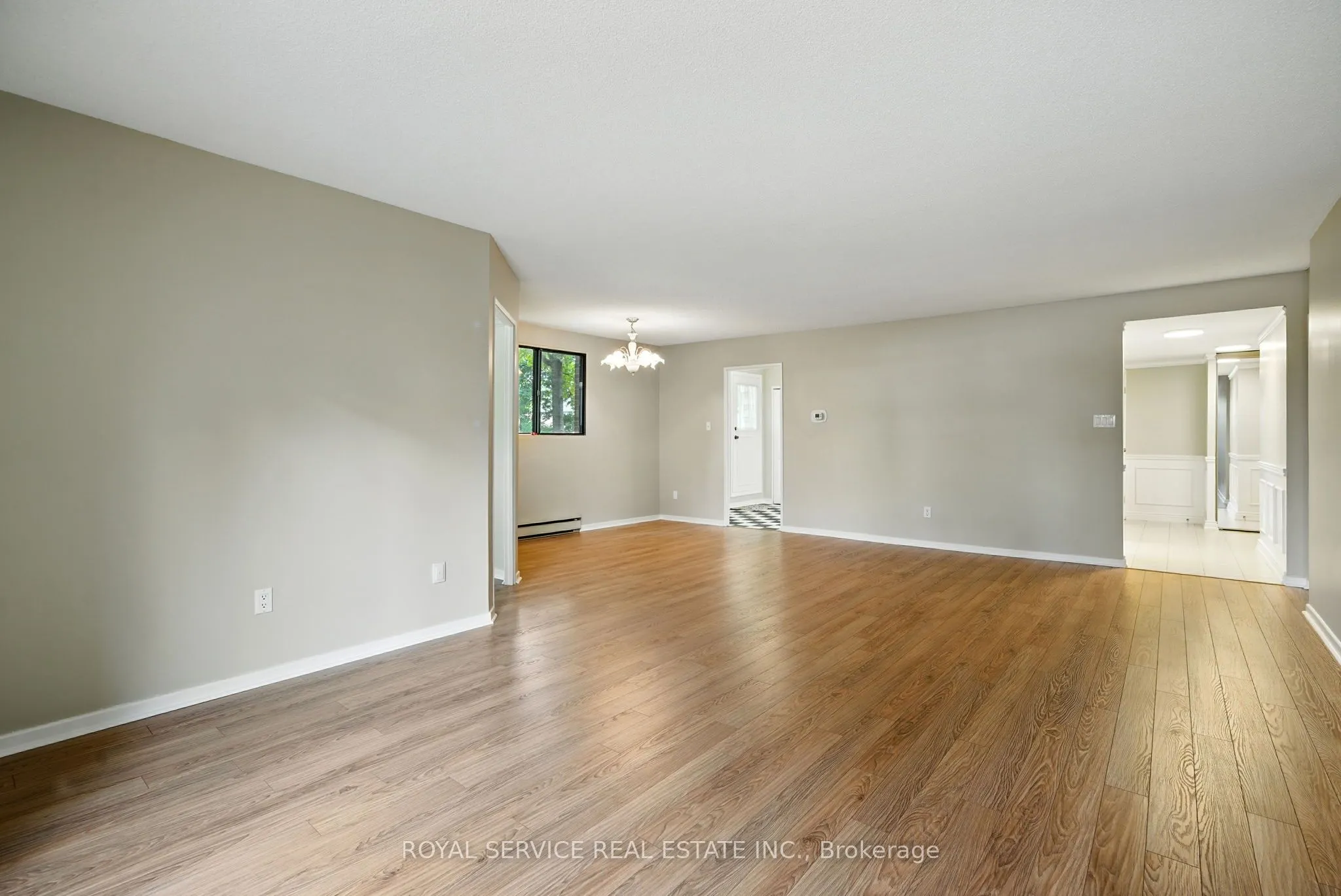 337 Simcoe Street N, #101