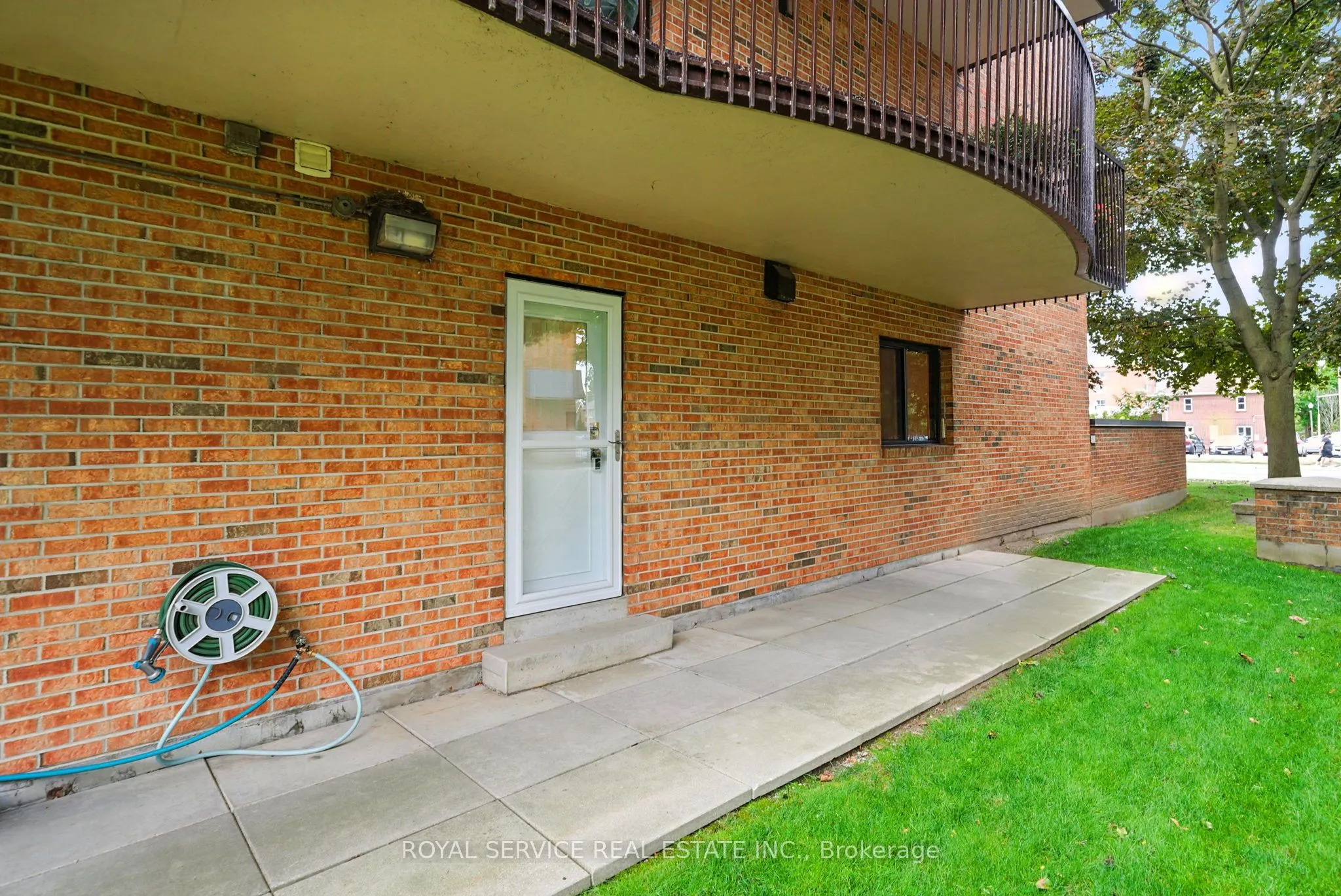 337 Simcoe Street N, #101