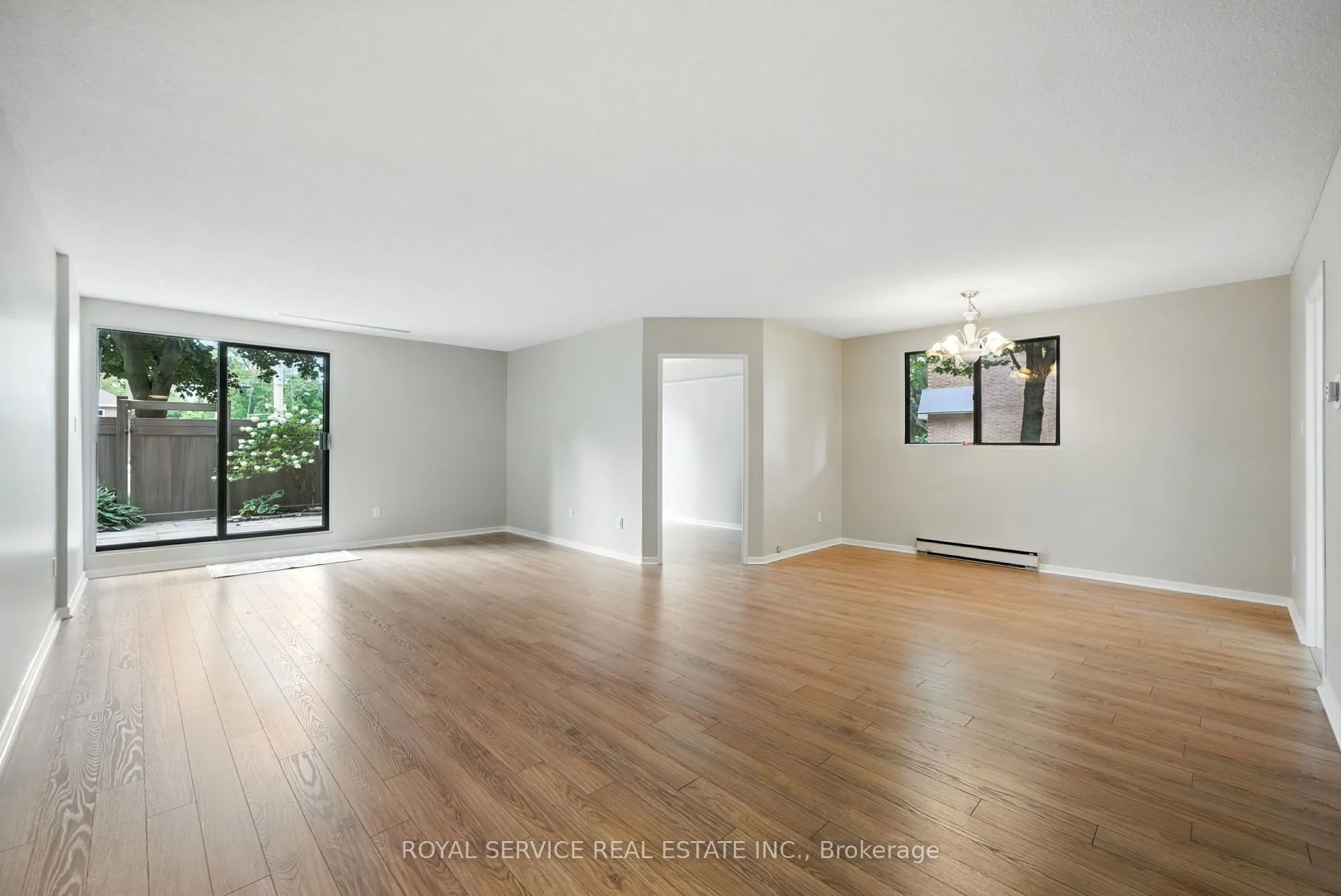 337 Simcoe Street N, #101