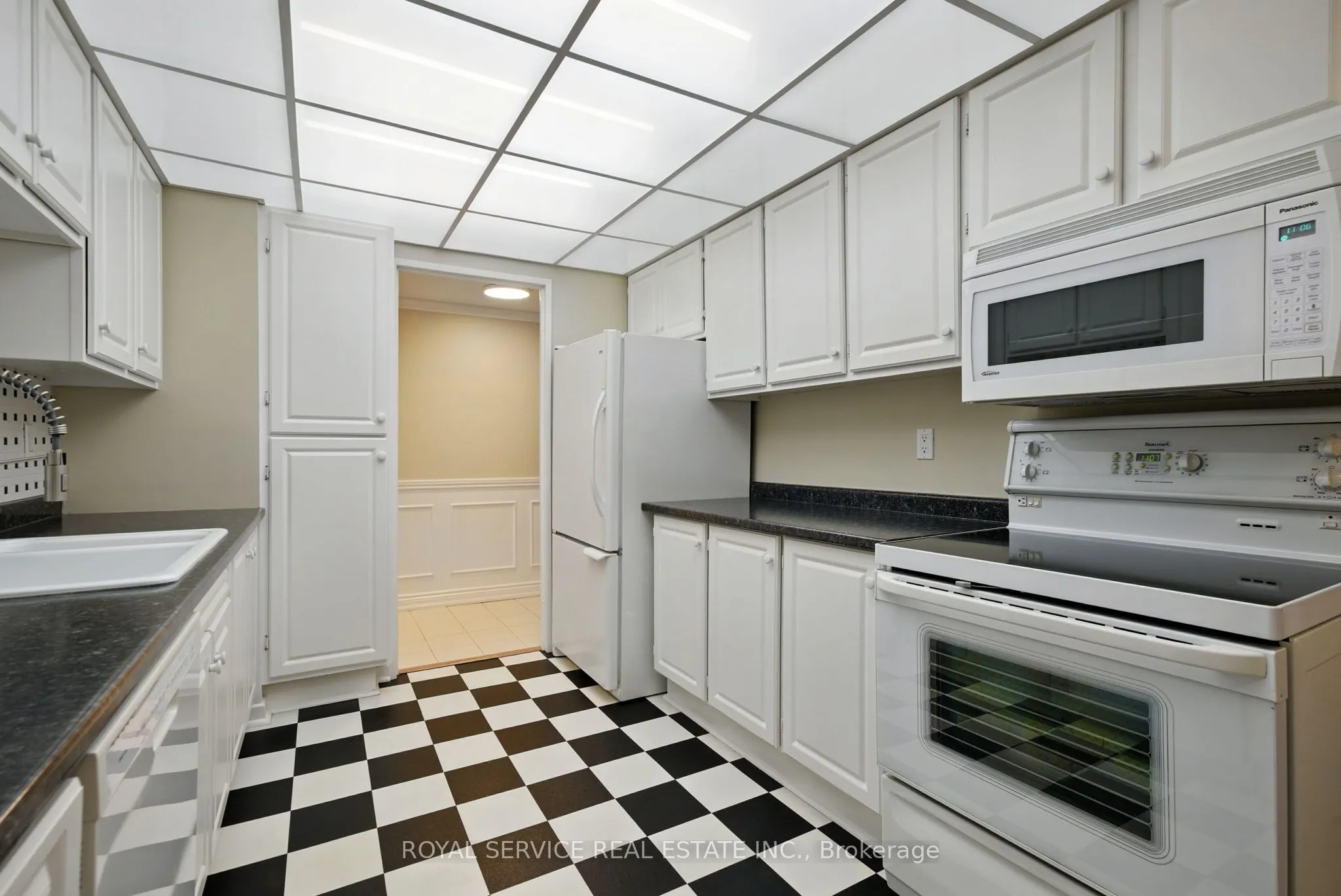 337 Simcoe Street N, #101